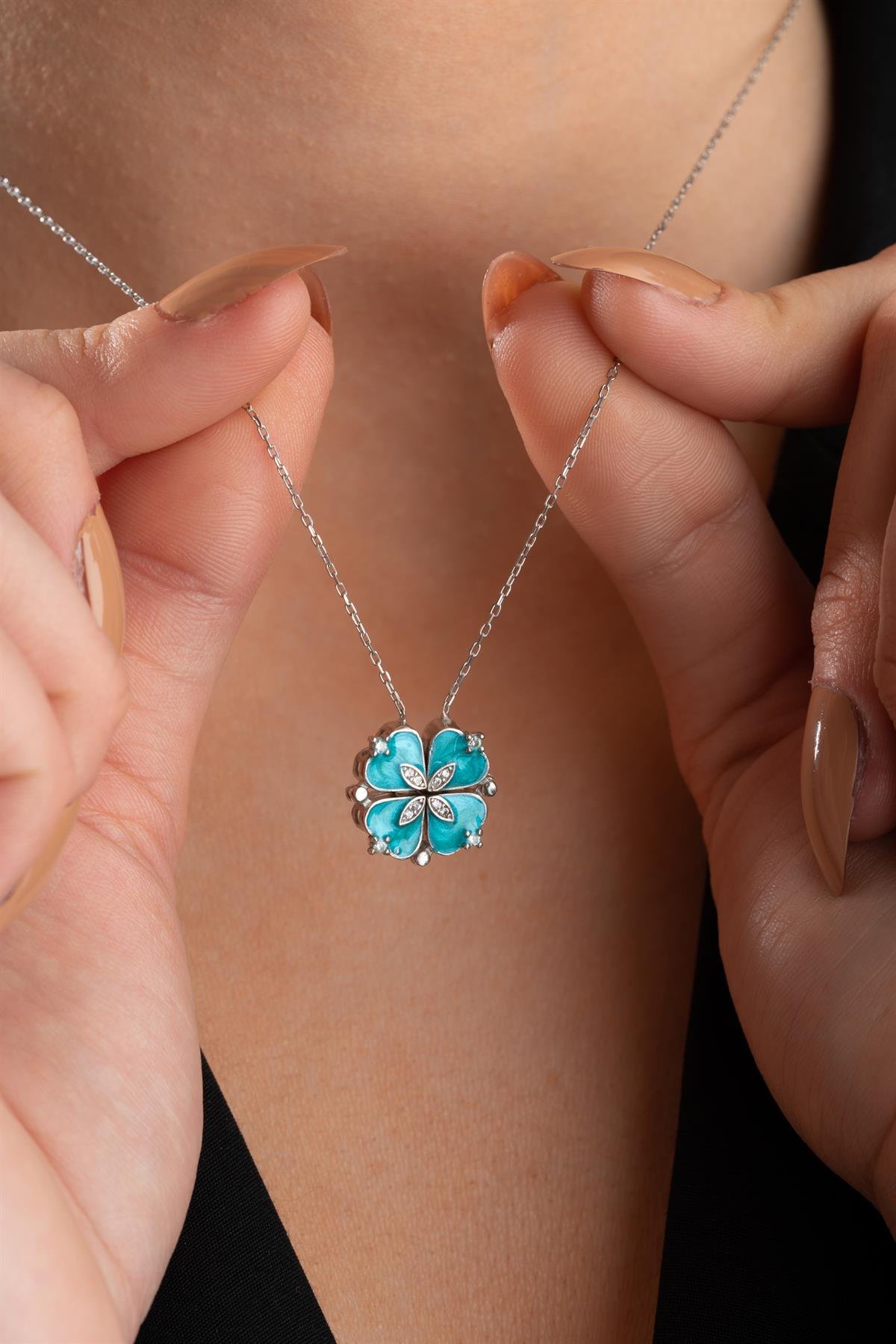 925 Ayar Gümüş Mıknatıslı Ayrılabilir Su Yeşili Mineli 4 Kalpli Yonca Kolye