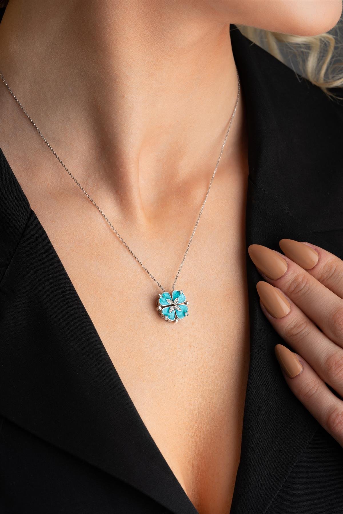 925 Ayar Gümüş Mıknatıslı Ayrılabilir Su Yeşili Mineli 4 Kalpli Yonca Kolye