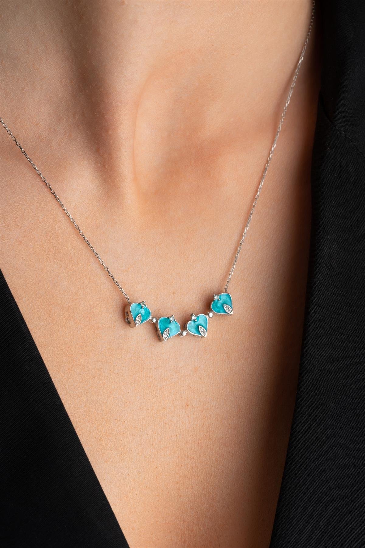 925 Ayar Gümüş Mıknatıslı Ayrılabilir Su Yeşili Mineli 4 Kalpli Yonca Kolye