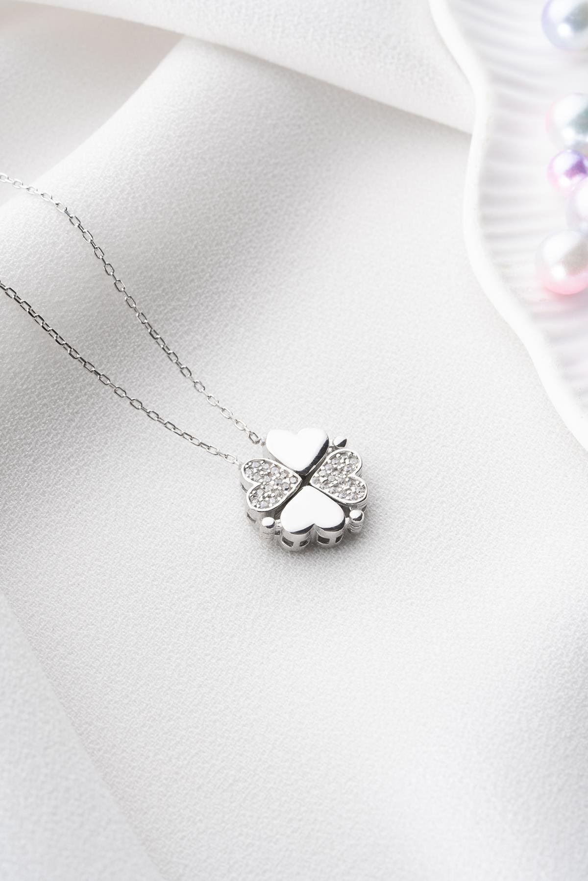 925 Ayar Gümüş Mıknatıslı Ayrılabilir Rodyumlu Yonca Kolye