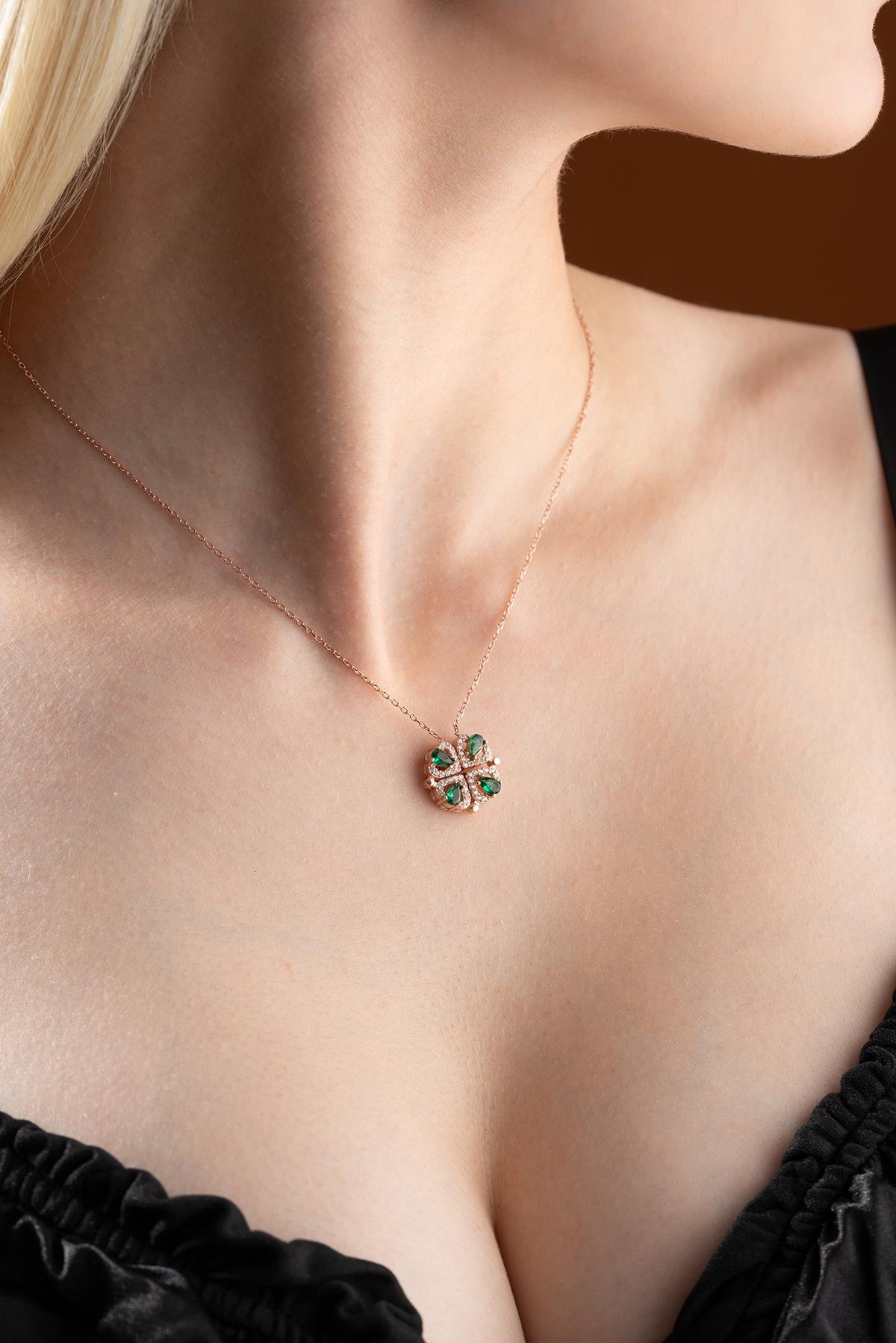 925 Ayar Gümüş Mıknatıslı Ayrılabilir Yeşil Zirkon Taşlı 4 Kalpli Yonca Kolye