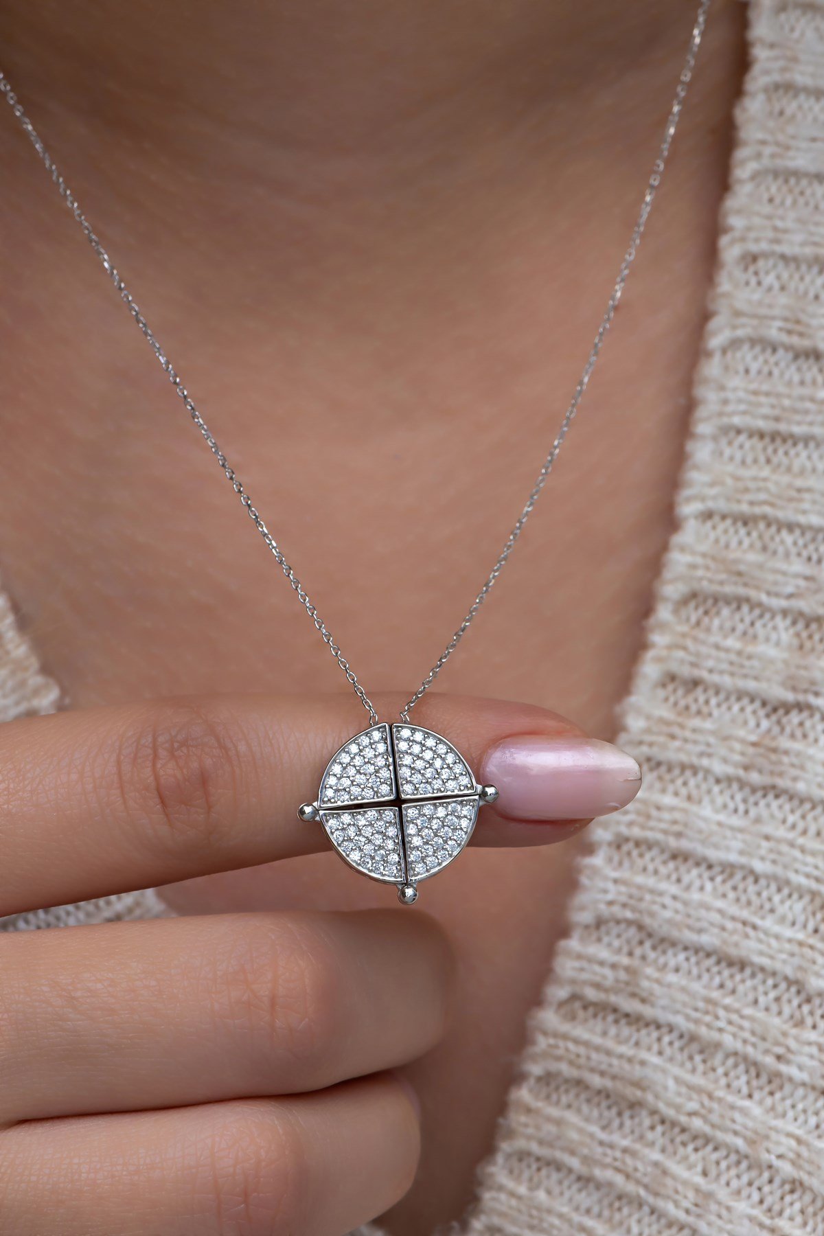 925 Ayar Gümüş Mıknatıslı Ayrılabilir Rodyumlu Daire Kolye