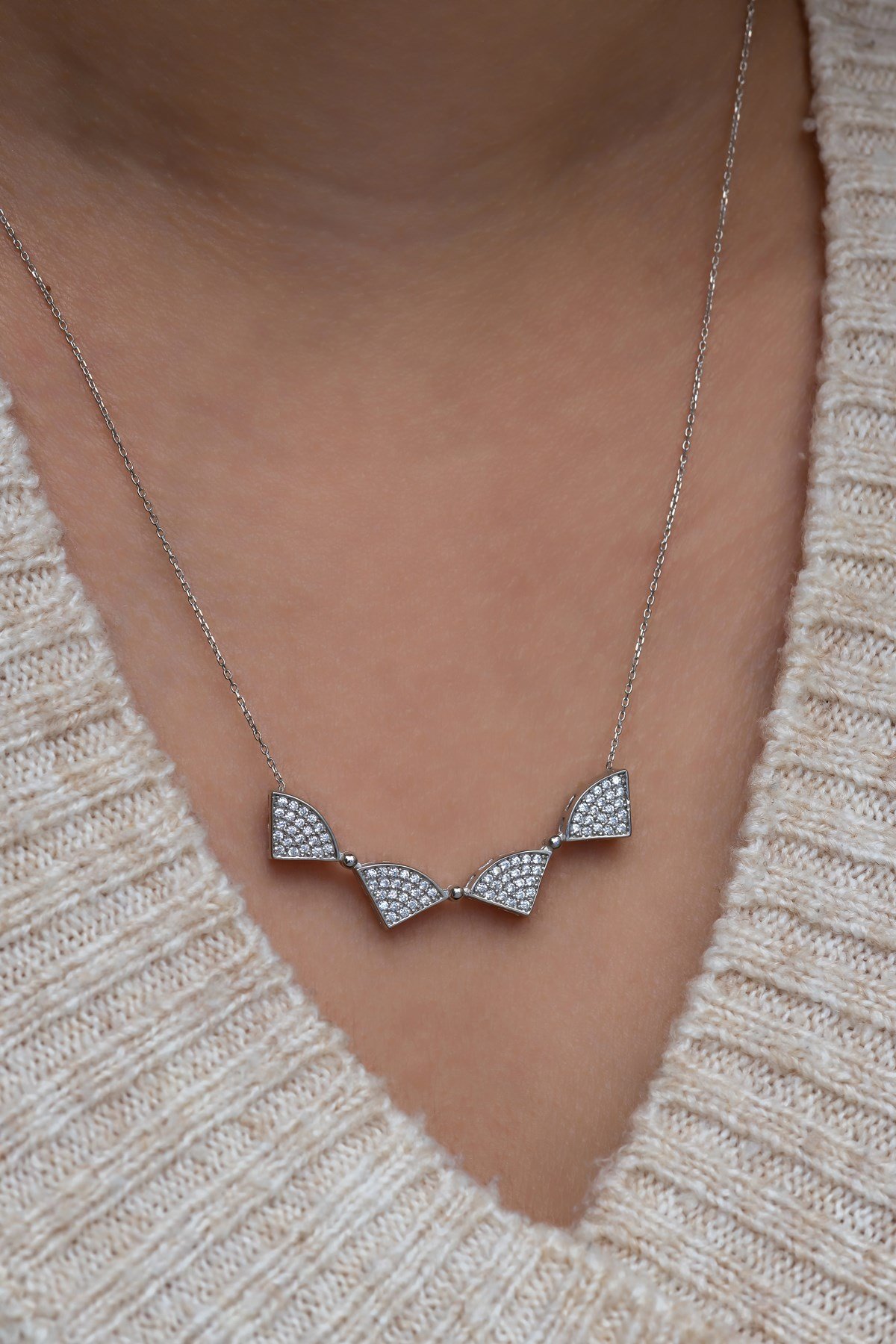 925 Ayar Gümüş Mıknatıslı Ayrılabilir Rodyumlu Daire Kolye