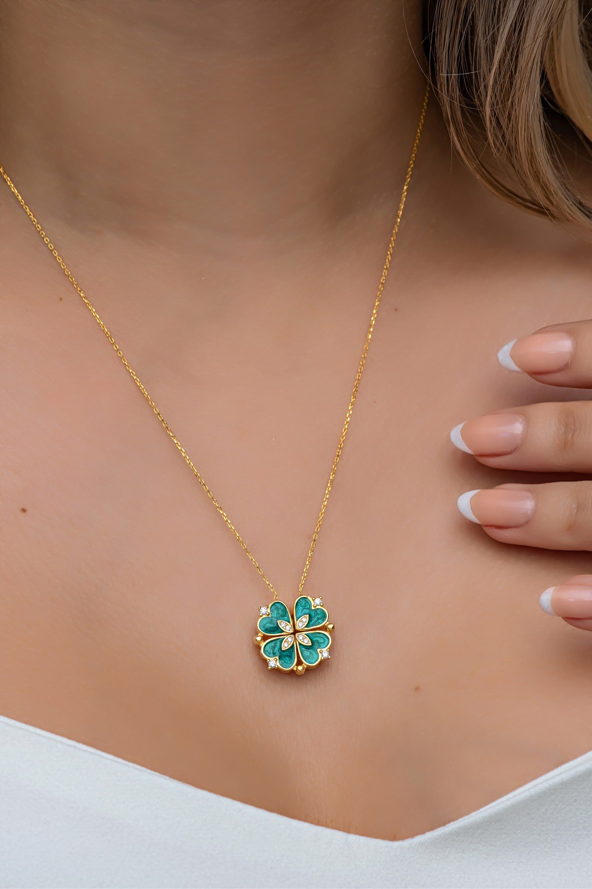 925 Ayar Gümüş Mıknatıslı Ayrılabilir Gold Yeşil Mineli 4 Kalpli Yonca Kolye