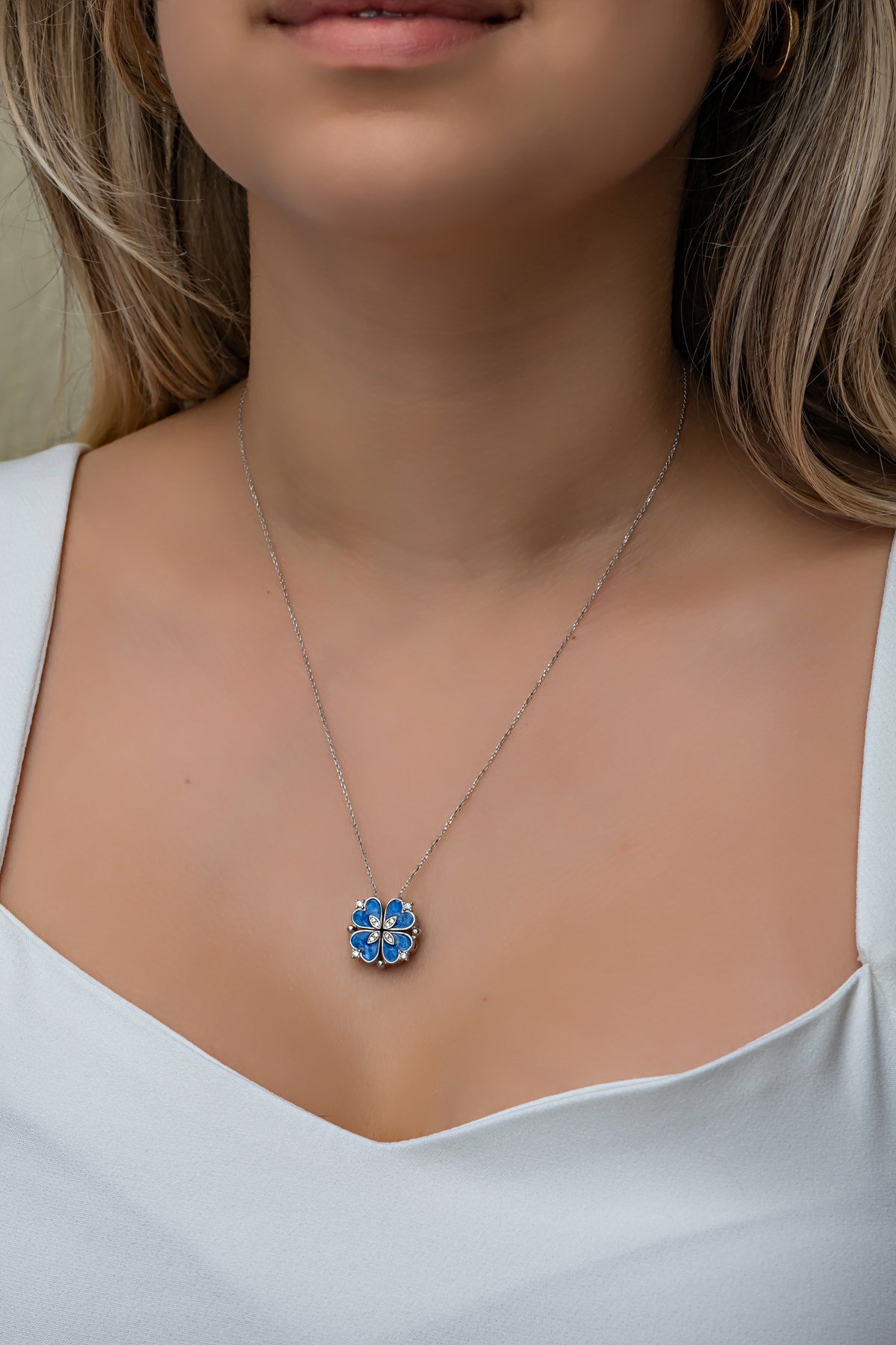 925 Ayar Gümüş Mıknatıslı Ayrılabilir Mavi Mineli 4 Kalpli Yonca Kolye