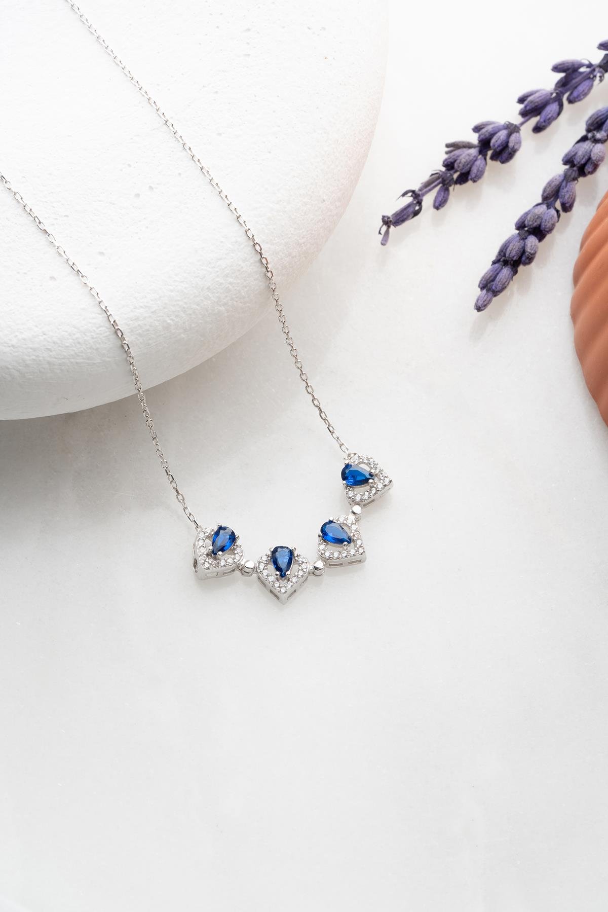 925 Ayar Gümüş Mıknatıslı Ayrılabilir Rodyumlu Mavi Zirkon Taşlı 4 Kalpli Yonca Kolye