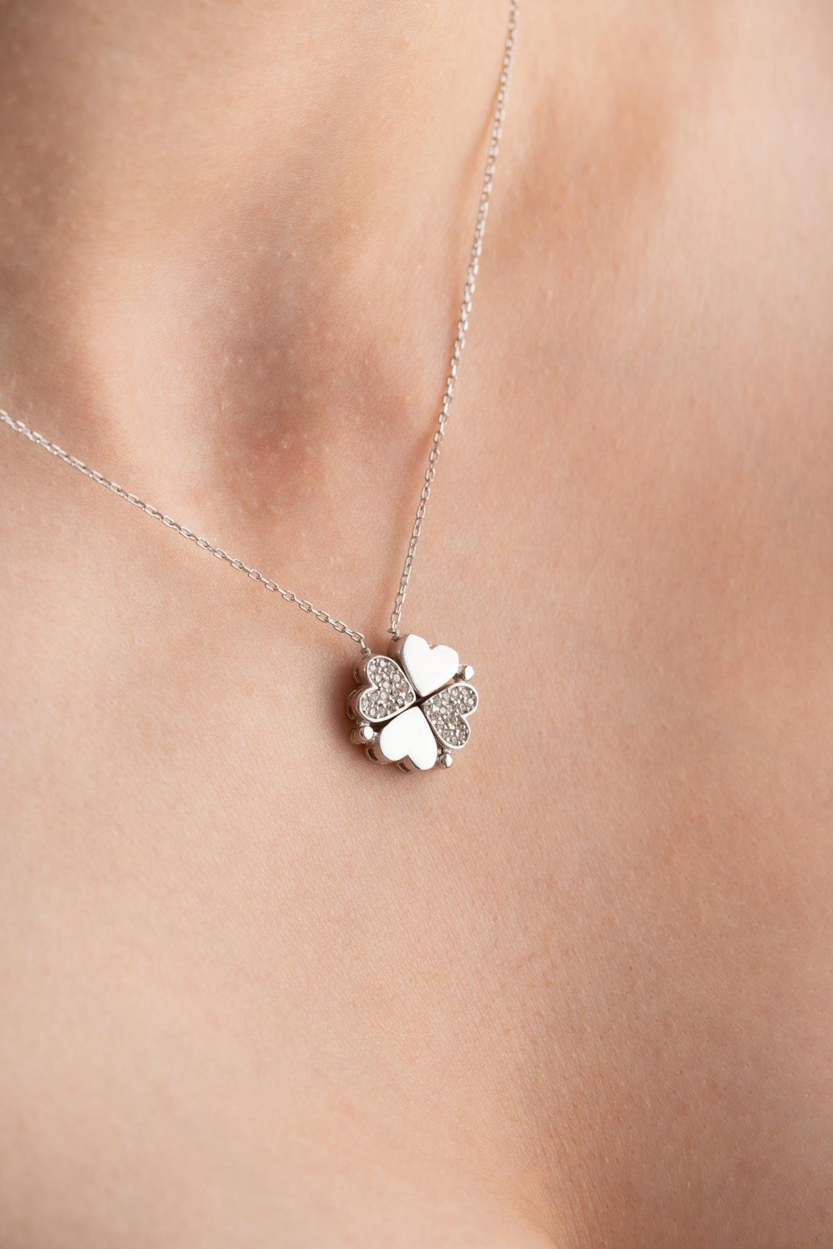 925 Ayar Gümüş Mıknatıslı Ayrılabilir Rodyumlu Yonca Kolye