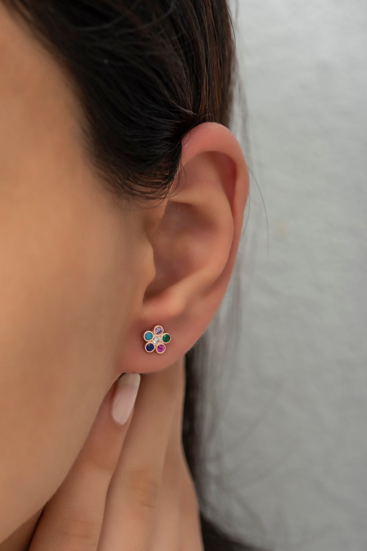 925 Ayar Gümüş Minik Mix Taşlı Kır Çiçeği Küpe