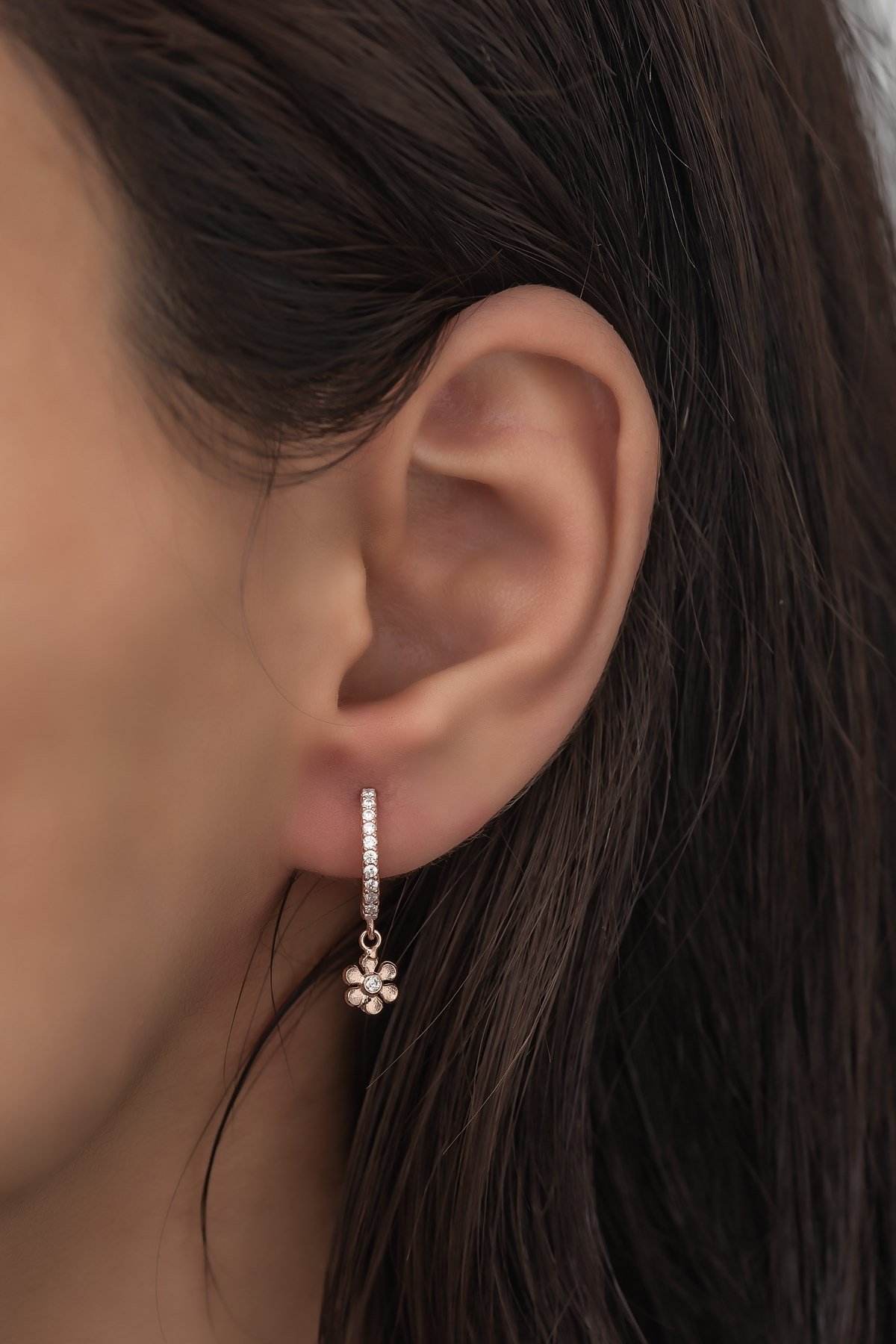 925 Ayar Gümüş Minimal Çiçek Küpe