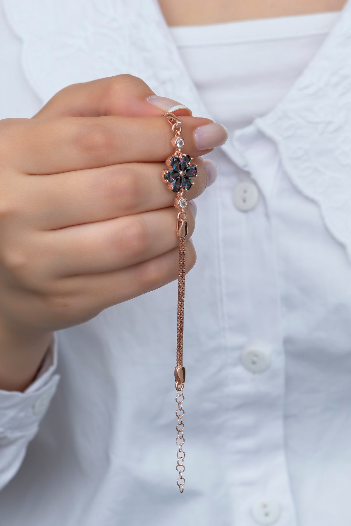 925 Ayar Gümüş Mistik Topaz Taşlı 6 Yaprak Çiçek Bileklik