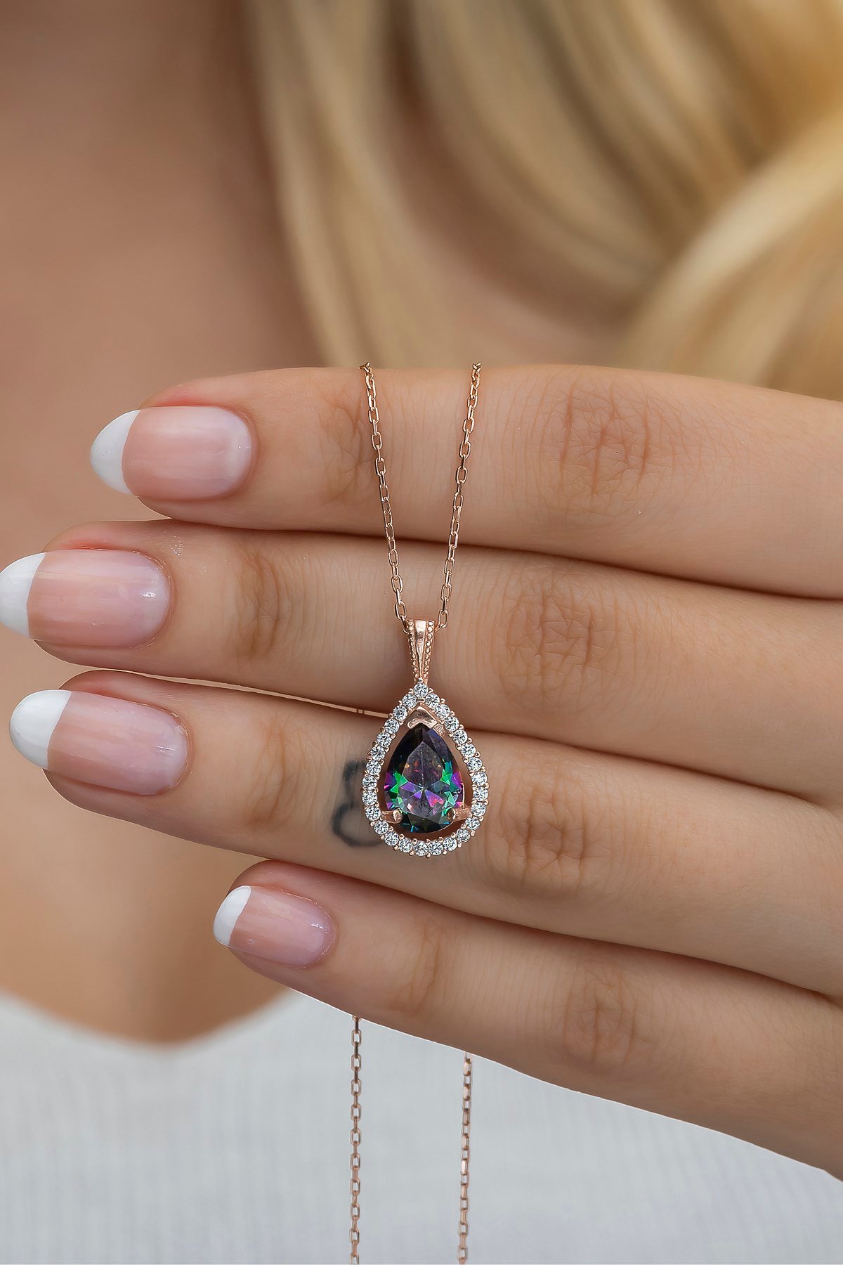 925 Ayar Gümüş Mistik Topaz Taşlı Damla Tektaş Kolye