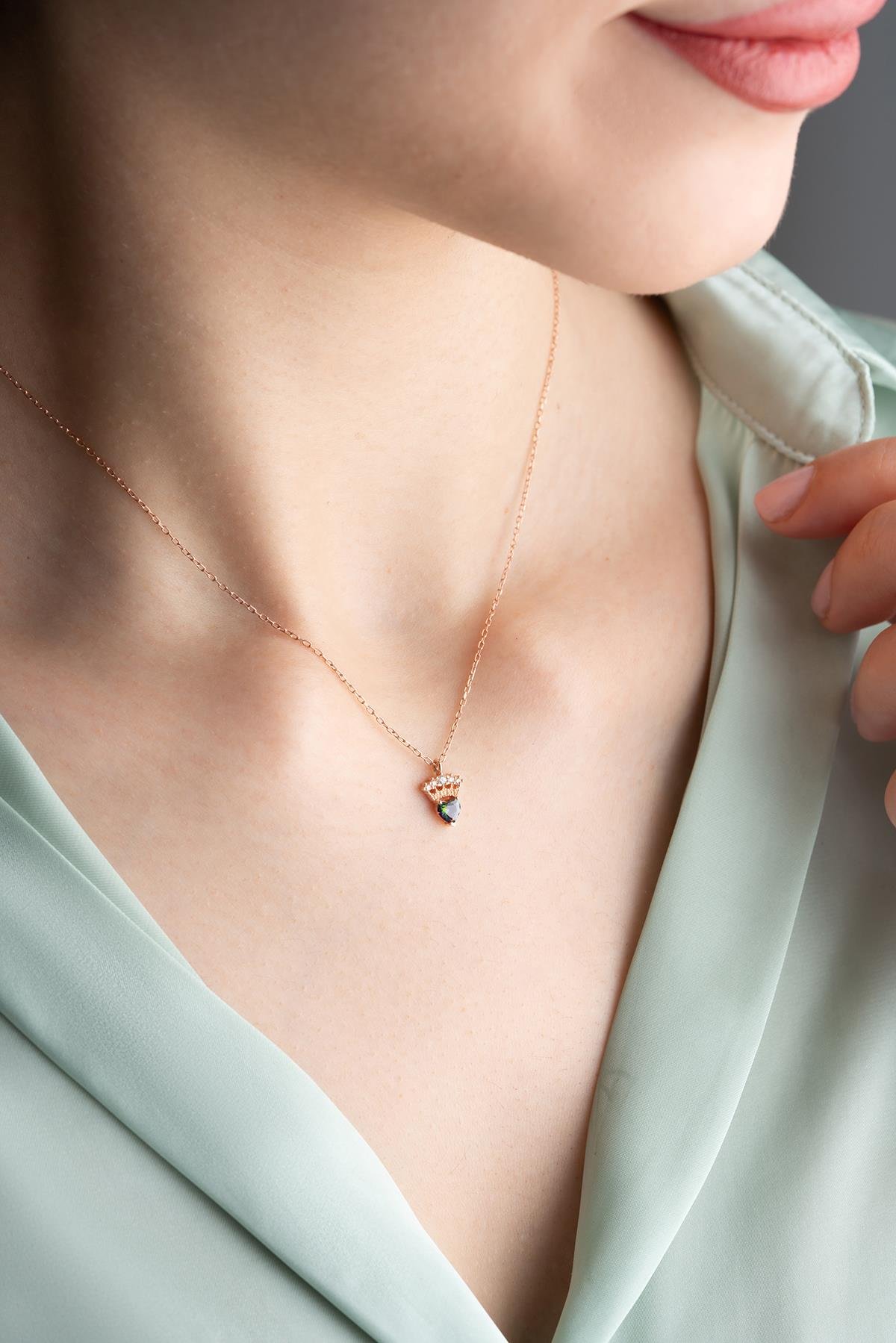 925 Ayar Gümüş Mistik Topaz Taşlı Minimal Kral Tacı Kolye