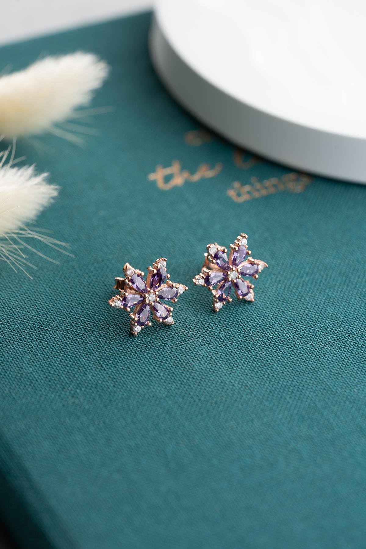 925 Ayar Gümüş Mor Taşlı Kamelya Çiçeği Küpe