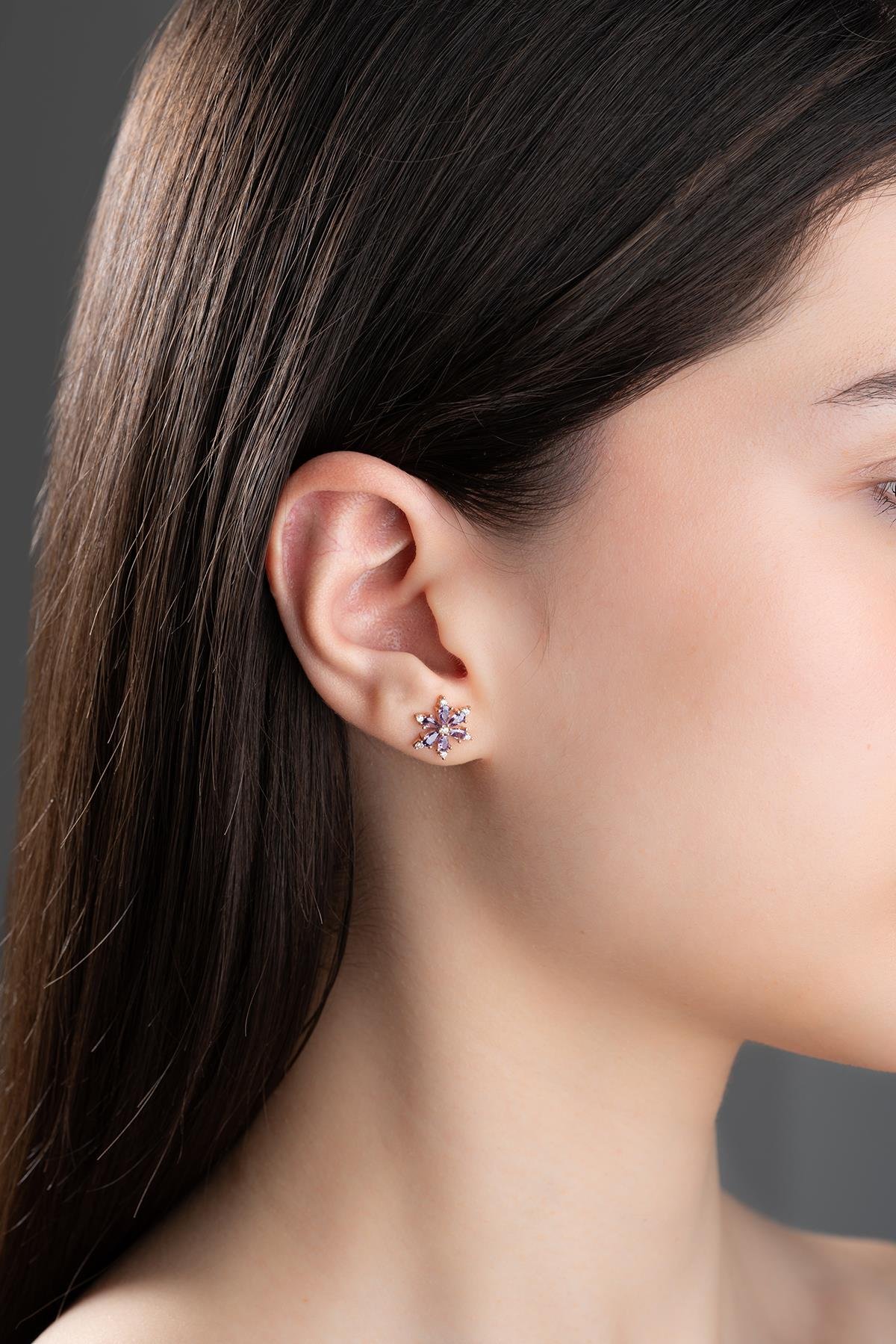 925 Ayar Gümüş Mor Taşlı Kamelya Çiçeği Küpe