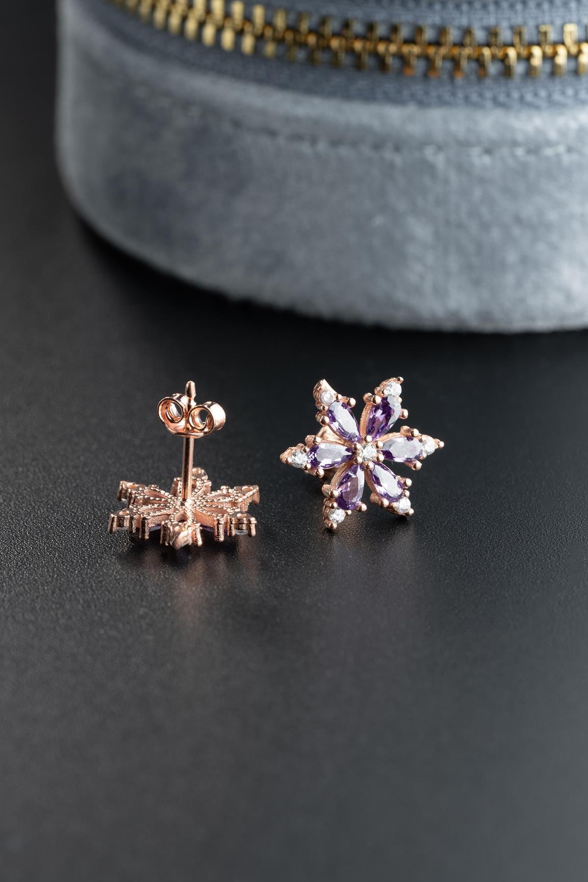 925 Ayar Gümüş Mor Taşlı Kamelya Çiçeği Küpe