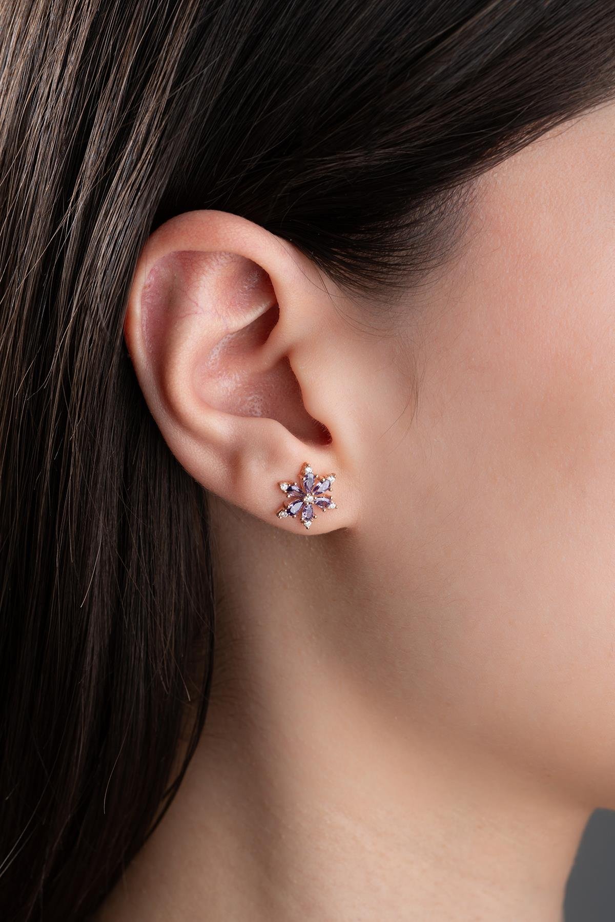 925 Ayar Gümüş Mor Taşlı Kamelya Çiçeği Küpe