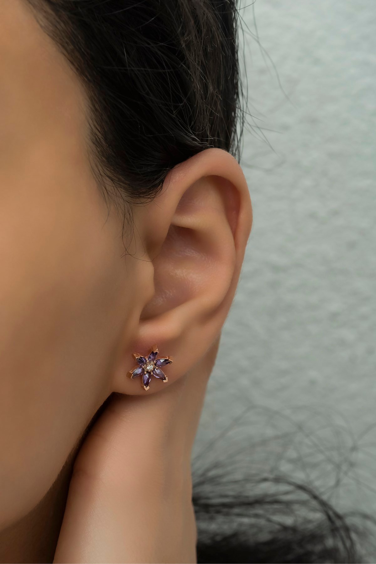 925 Ayar Gümüş Mor Taşlı Lotus Çiçeği Küpe