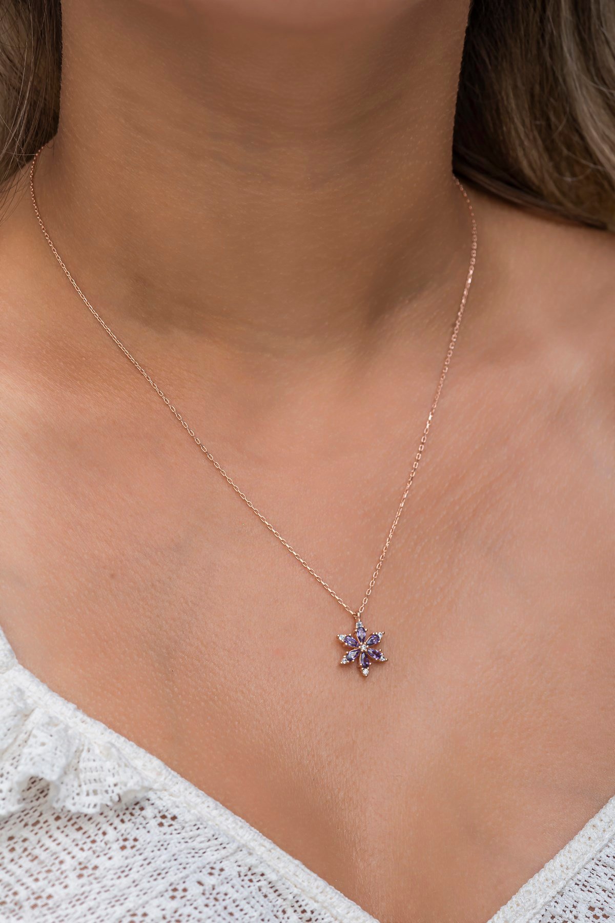 925 Ayar Gümüş Mor Taşlı Lotus Kamelya Çiçeği Kolye