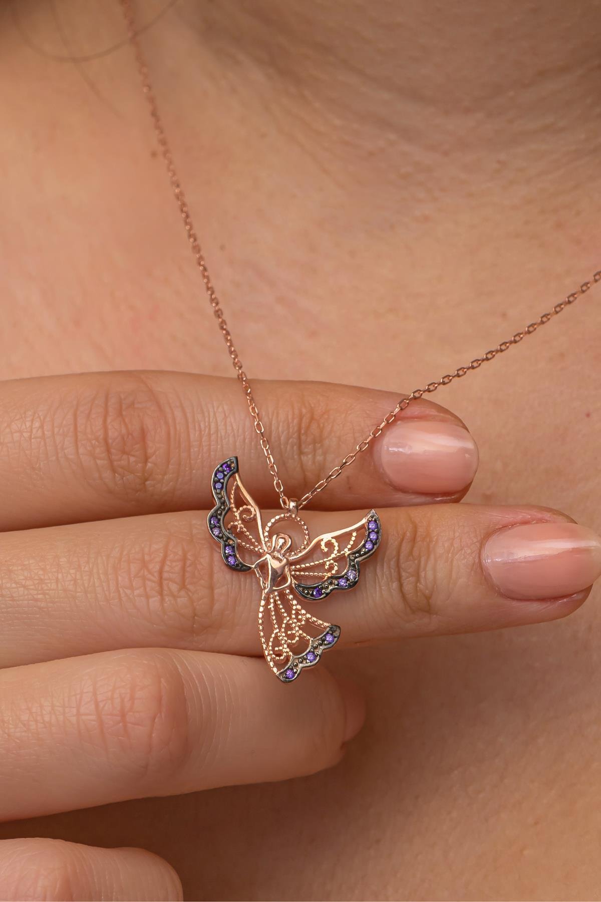 925 Ayar Gümüş Mor Zirkon Taşlı Melek Tasarım Kolye
