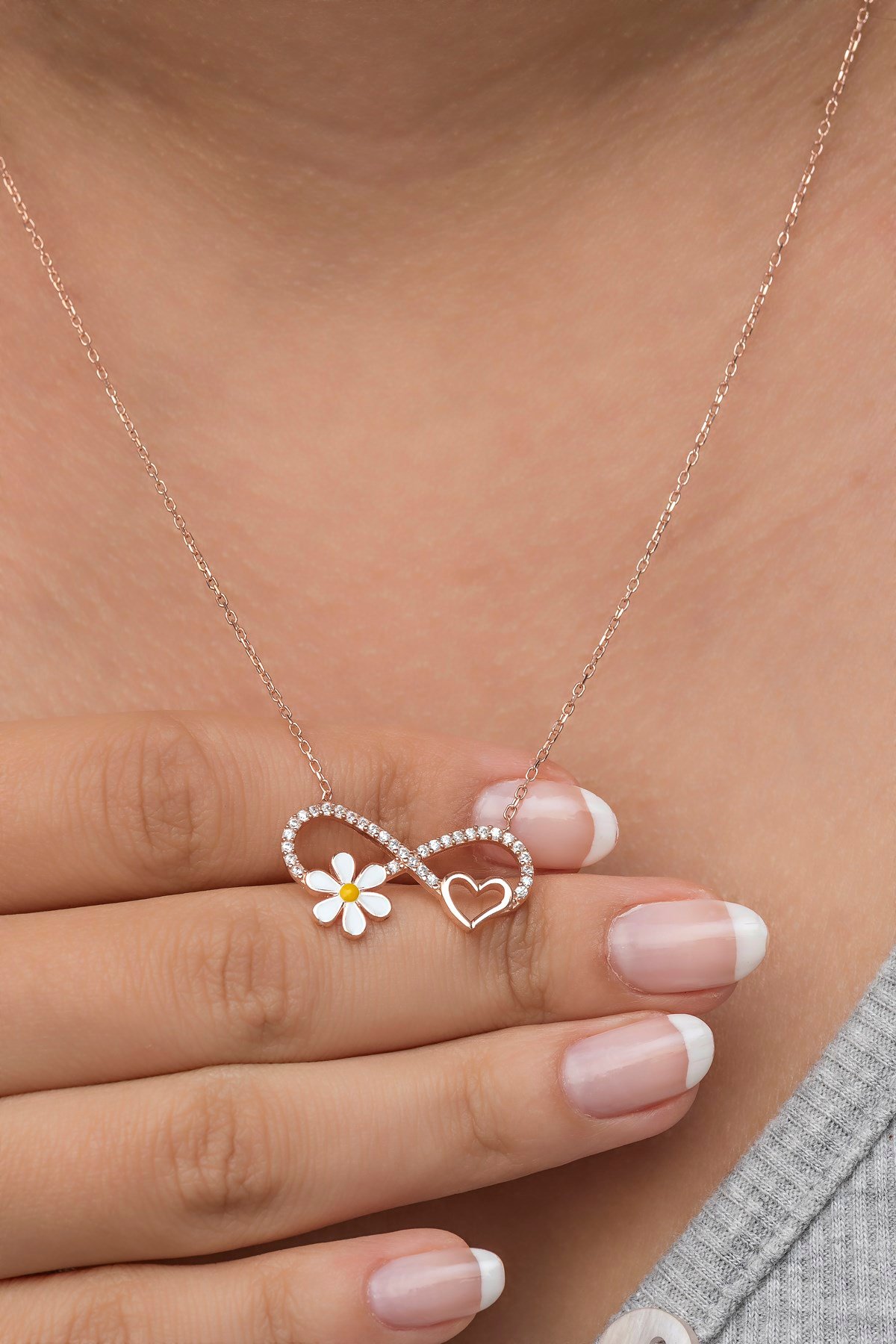 925 Ayar Gümüş Papatya Detay Sonsuza Dek Kalbimdesin Kolye