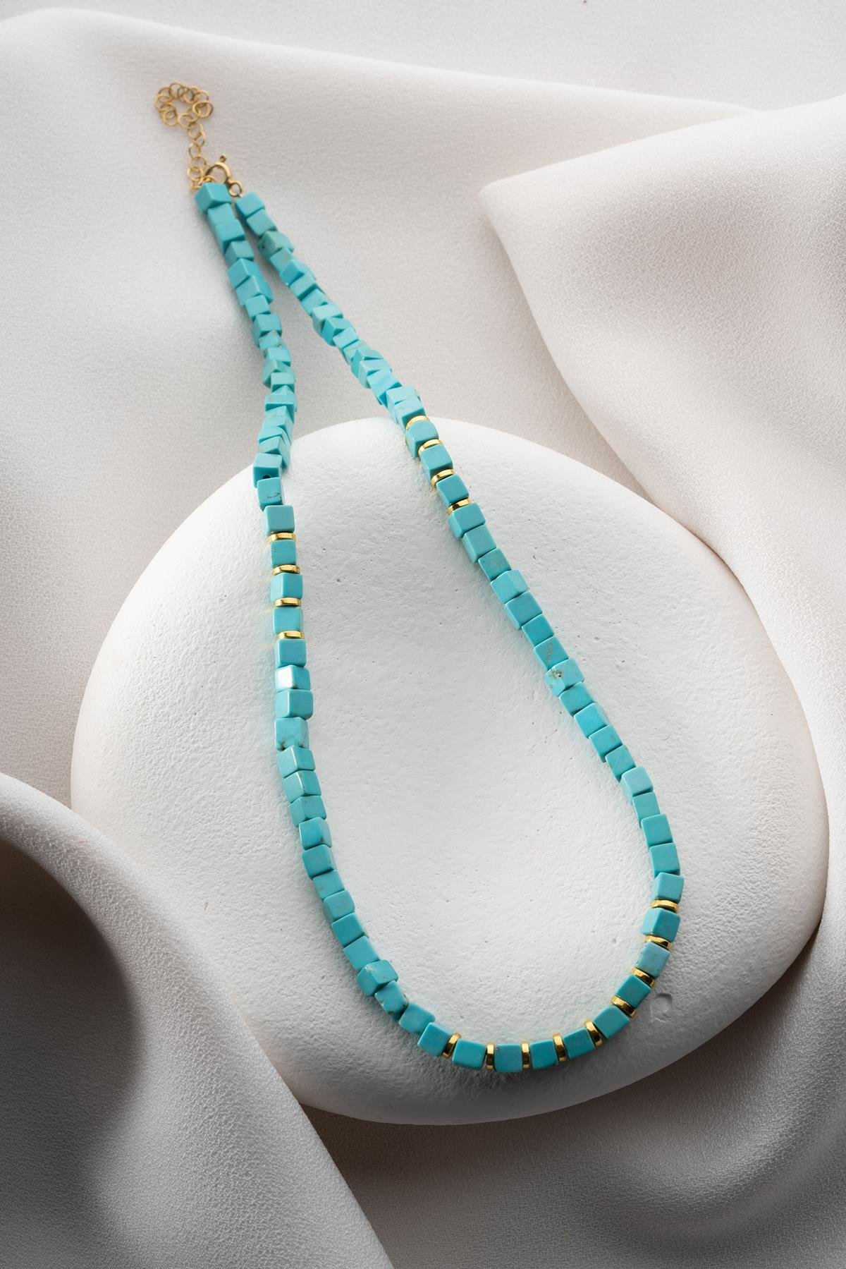 925 Ayar Gümüş Parçalı Doğal Küp Firuze Taşlı Kolye