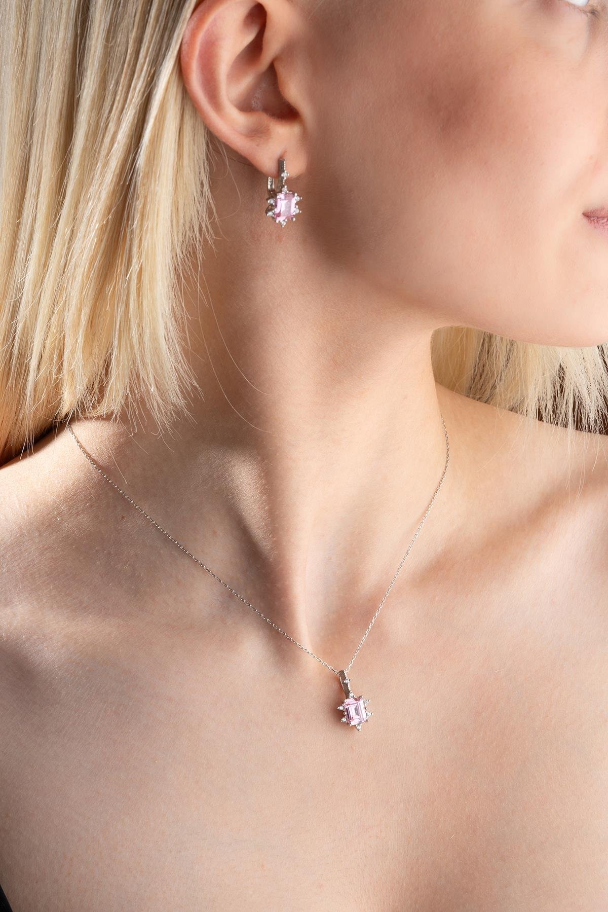 925 Ayar Gümüş Pembe Baget Taşlı Küpe Ve Kolye Set