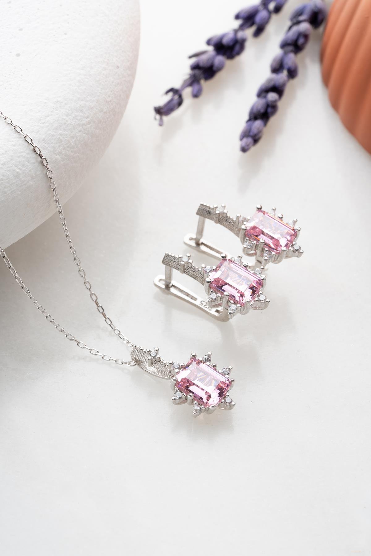 925 Ayar Gümüş Pembe Baget Taşlı Küpe Ve Kolye Set