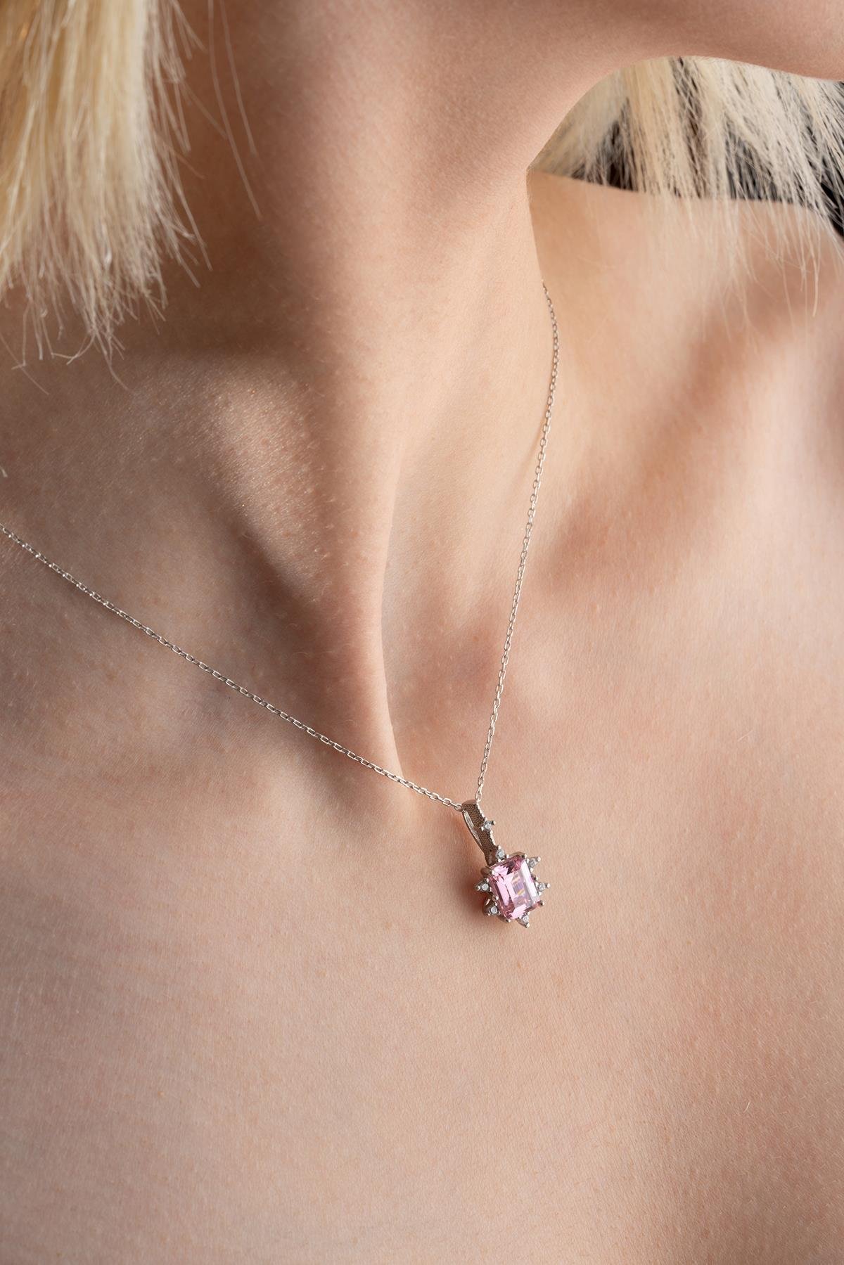 925 Ayar Gümüş Pembe Baget Taşlı Küpe Ve Kolye Set