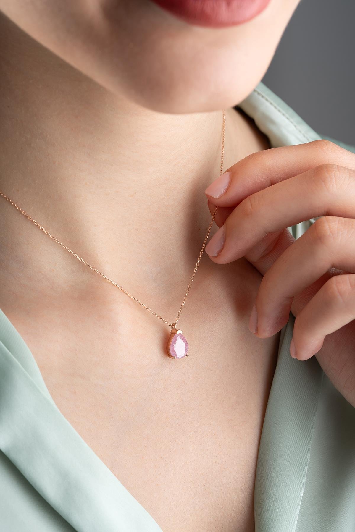 925 Ayar Gümüş Pembe Taşlı Damla Model Kolye
