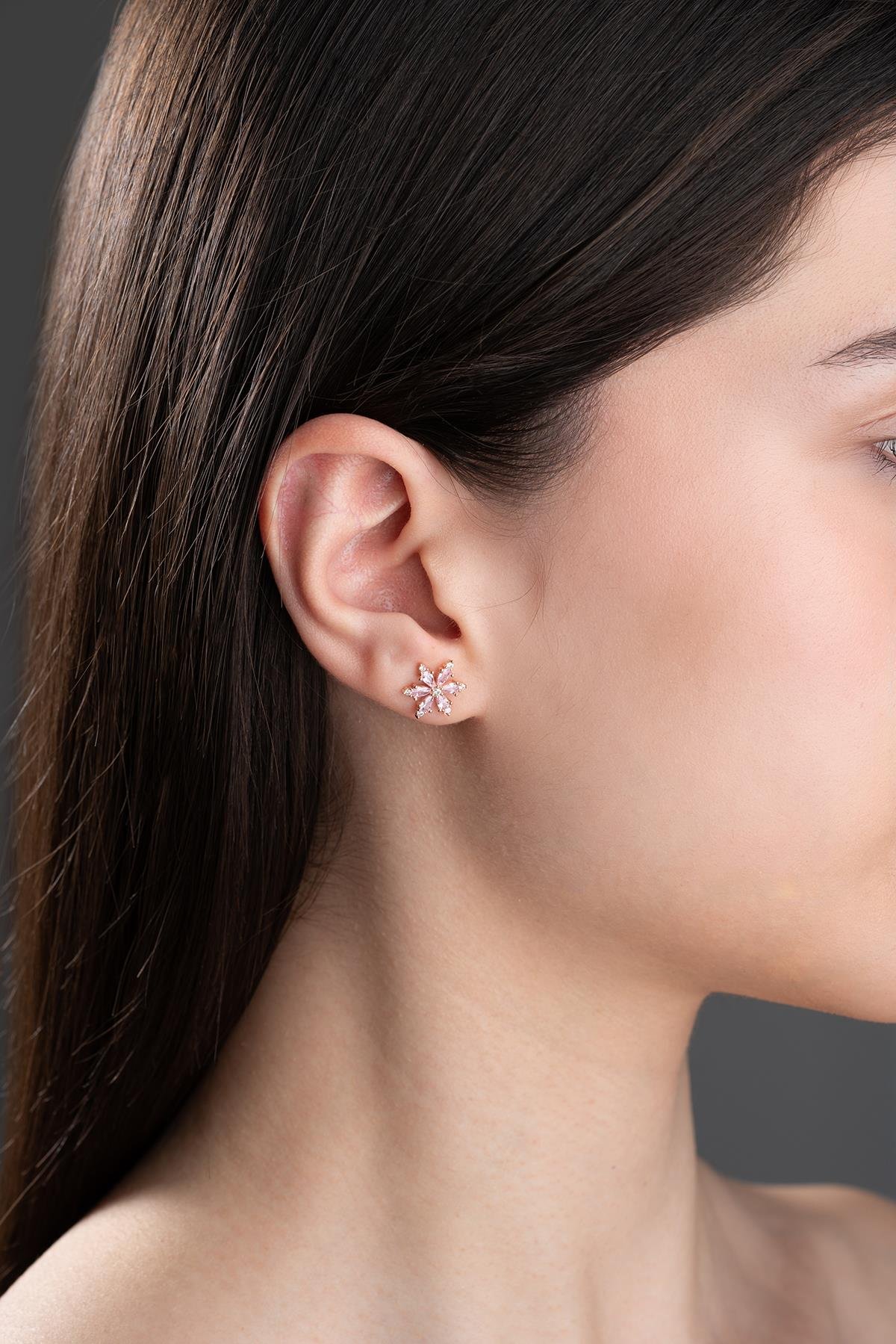 925 Ayar Gümüş Pembe Taşlı Kamelya Çiçeği Küpe