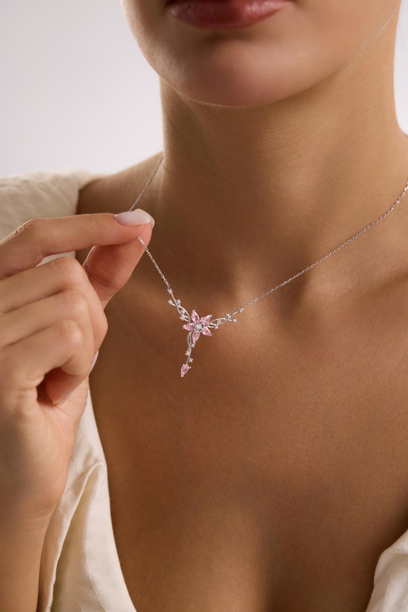 925 Ayar Gümüş Pembe Taşlı Sarmaşık Model Yıldız Detaylı Kolye