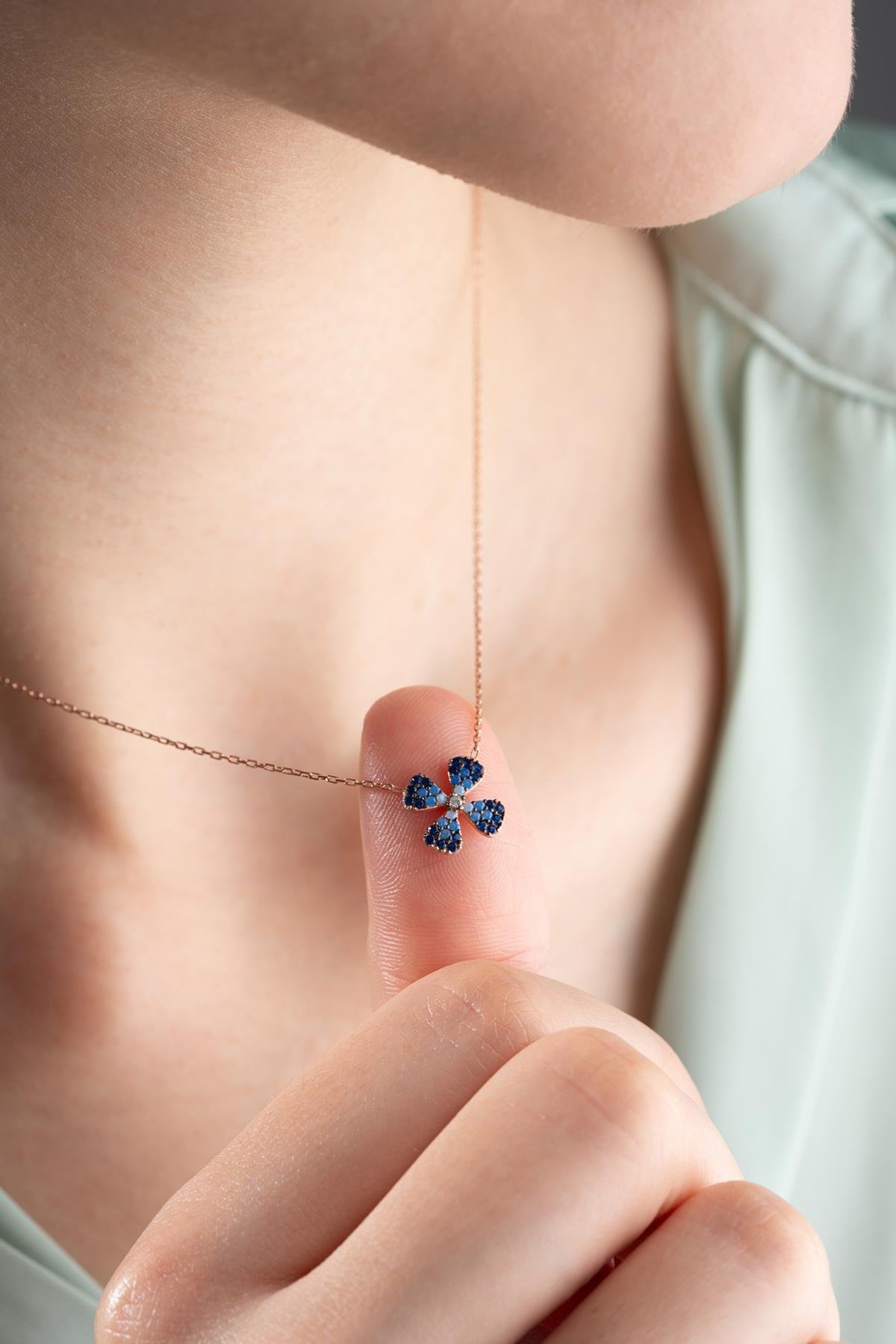 925 Ayar Gümüş Renk Geçişli Minimal Şans Yonca Kolye