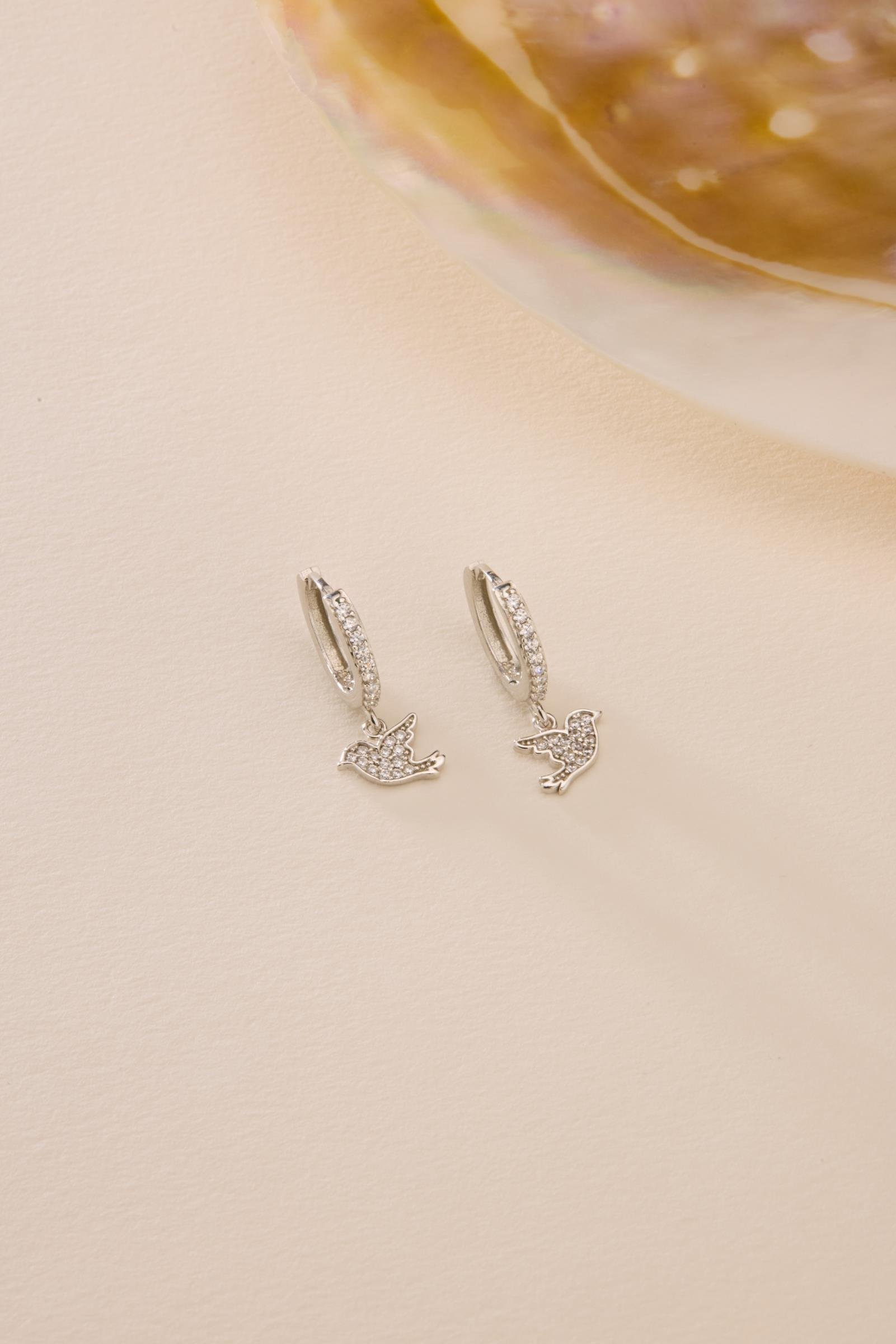 925 Ayar Gümüş Rodyum Kaplama 10 mm Sallantılı Kuş Model Küpe