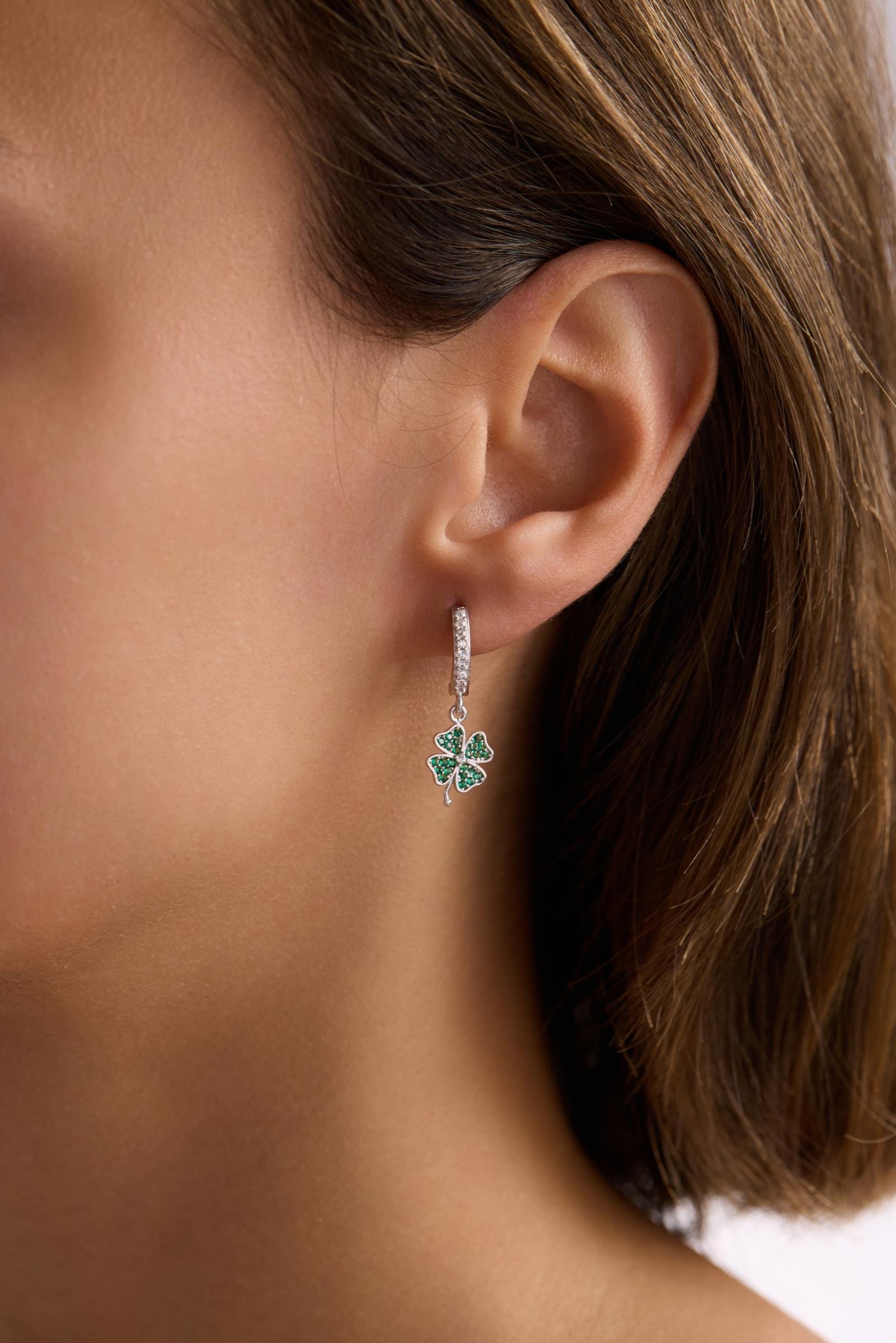 925 Ayar Gümüş Rodyum Kaplama 10 mm Sallantılı Yeşil Yonca Küpe