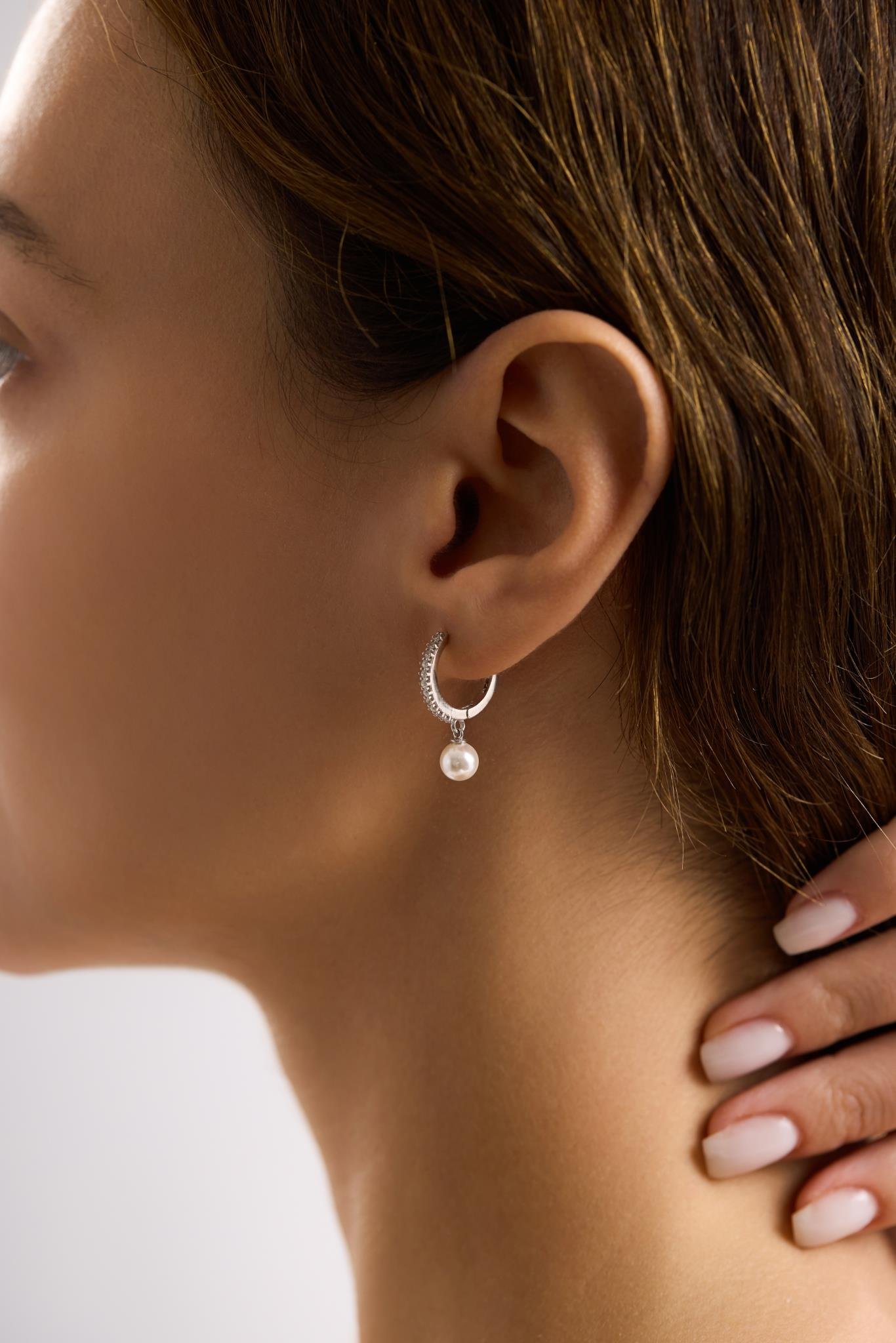 925 Ayar Gümüş Rodyum Kaplama 15 mm Halka İncili Küpe