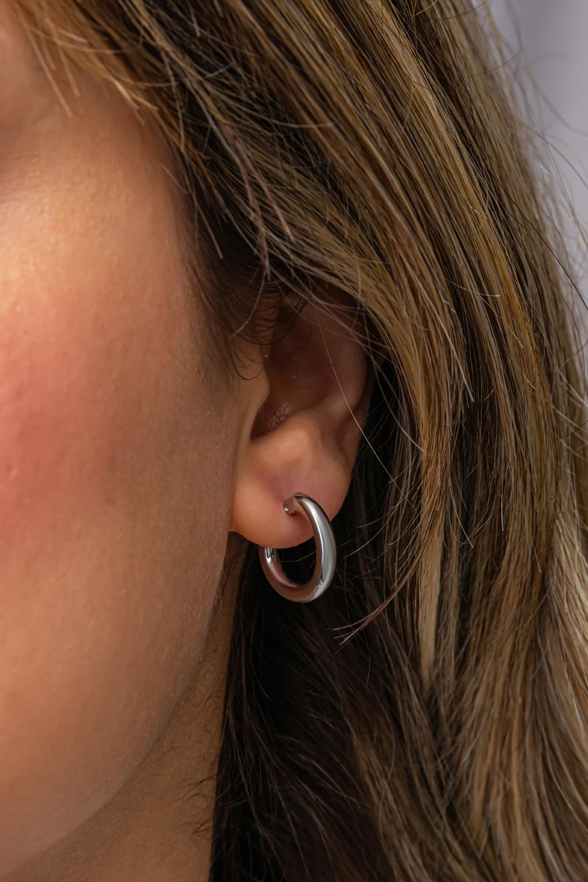 925 Ayar Gümüş Rodyum Kaplama 18 mm Sade Halka Küpe