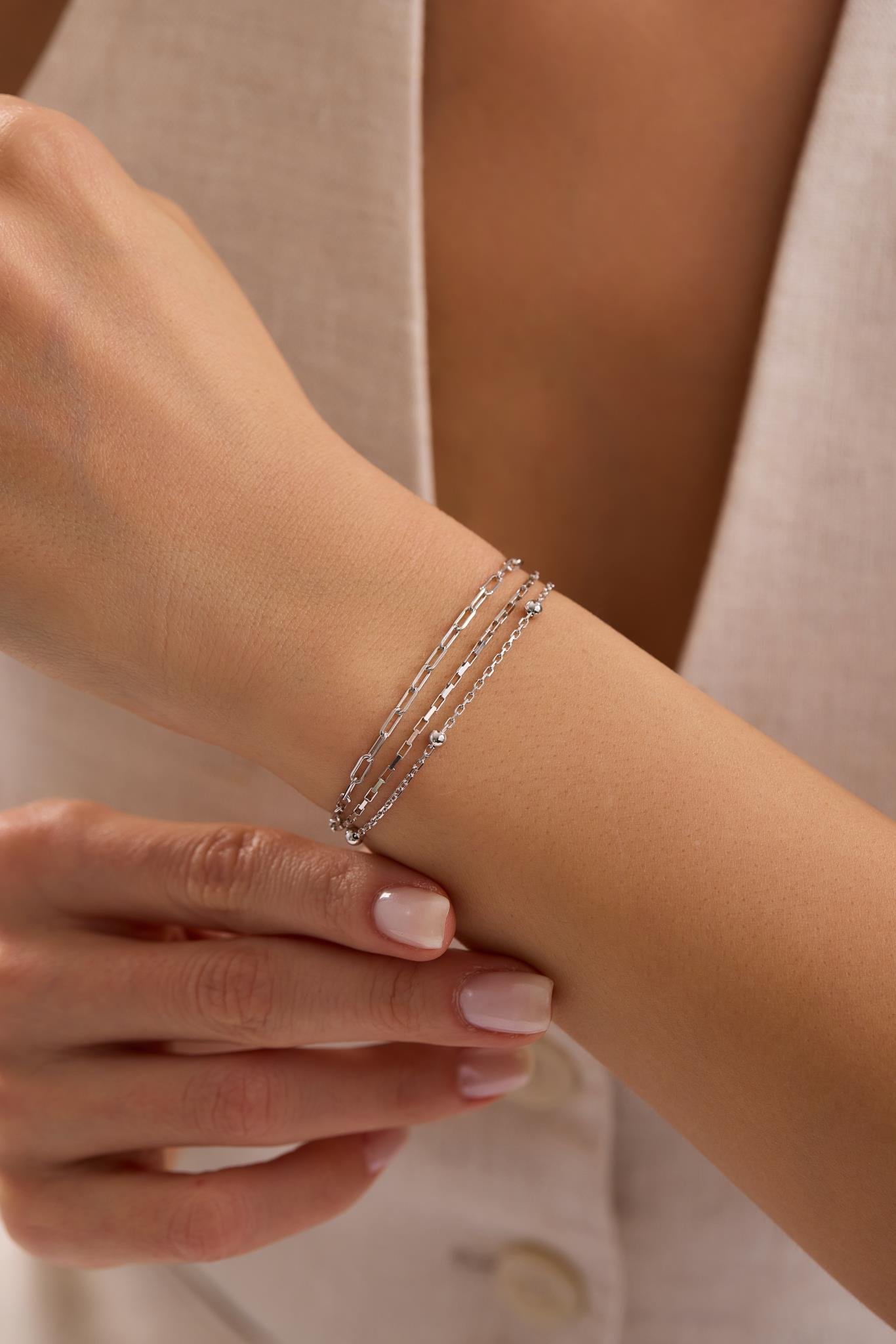 925 Ayar Gümüş Rodyum Kaplama 3 Sıra Zincirli Zarif Model Bileklik