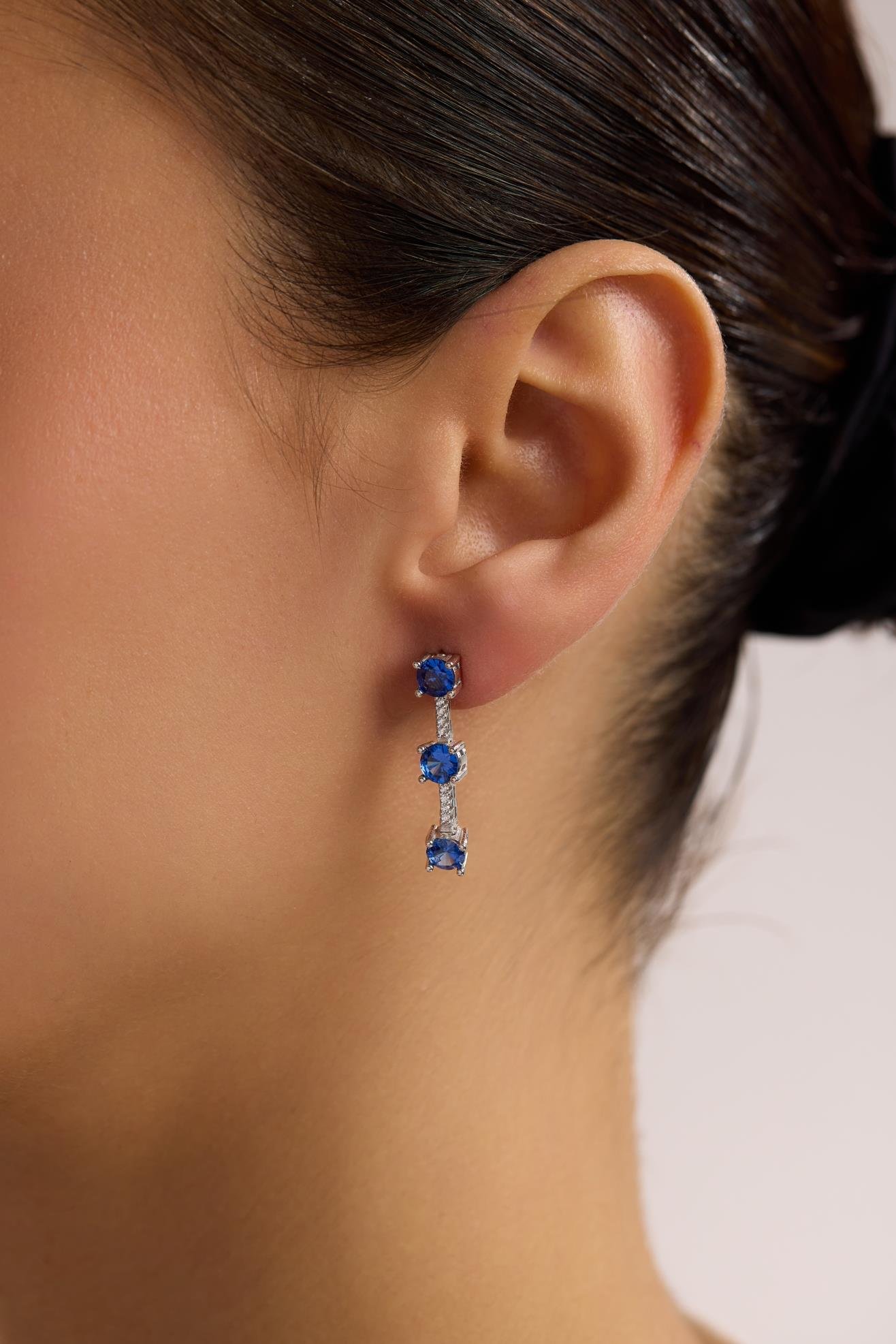 925 Ayar Gümüş Rodyum Kaplama 3'Lü Mavi Yuvarlak Taşlı Sallantılı Küpe