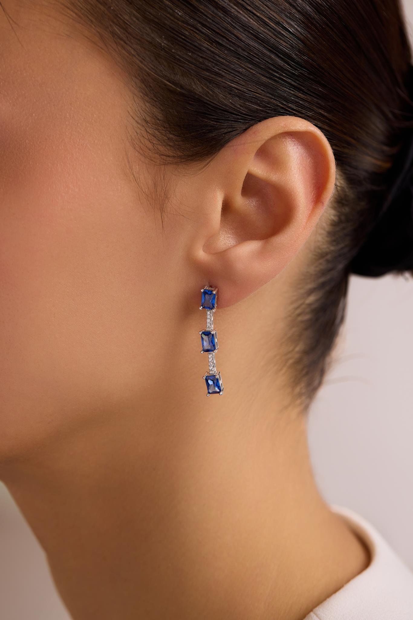 925 Ayar Gümüş Rodyum Kaplama 3'Lü Mavi Baget Taşlı Sallantılı Küpe