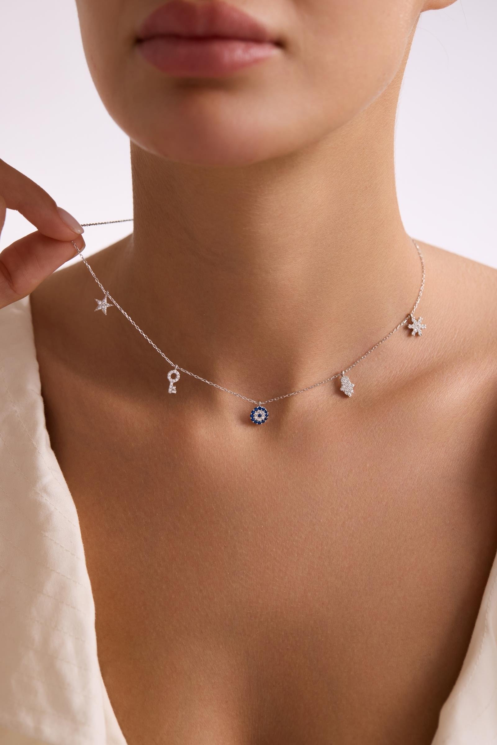 925 Ayar Gümüş Rodyum Kaplama 5 Figürlü Şans  Kolye