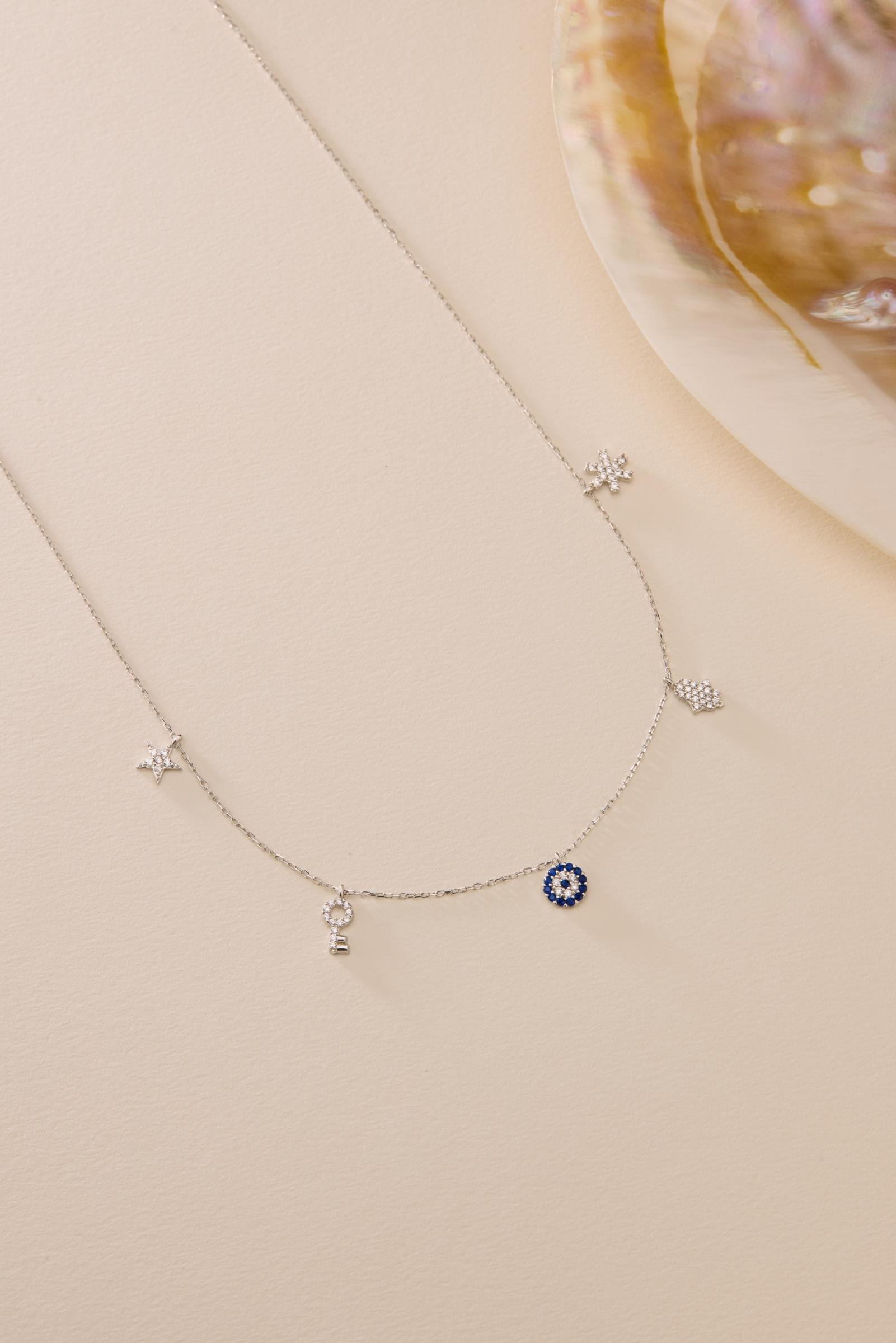 925 Ayar Gümüş Rodyum Kaplama 5 Figürlü Şans  Kolye