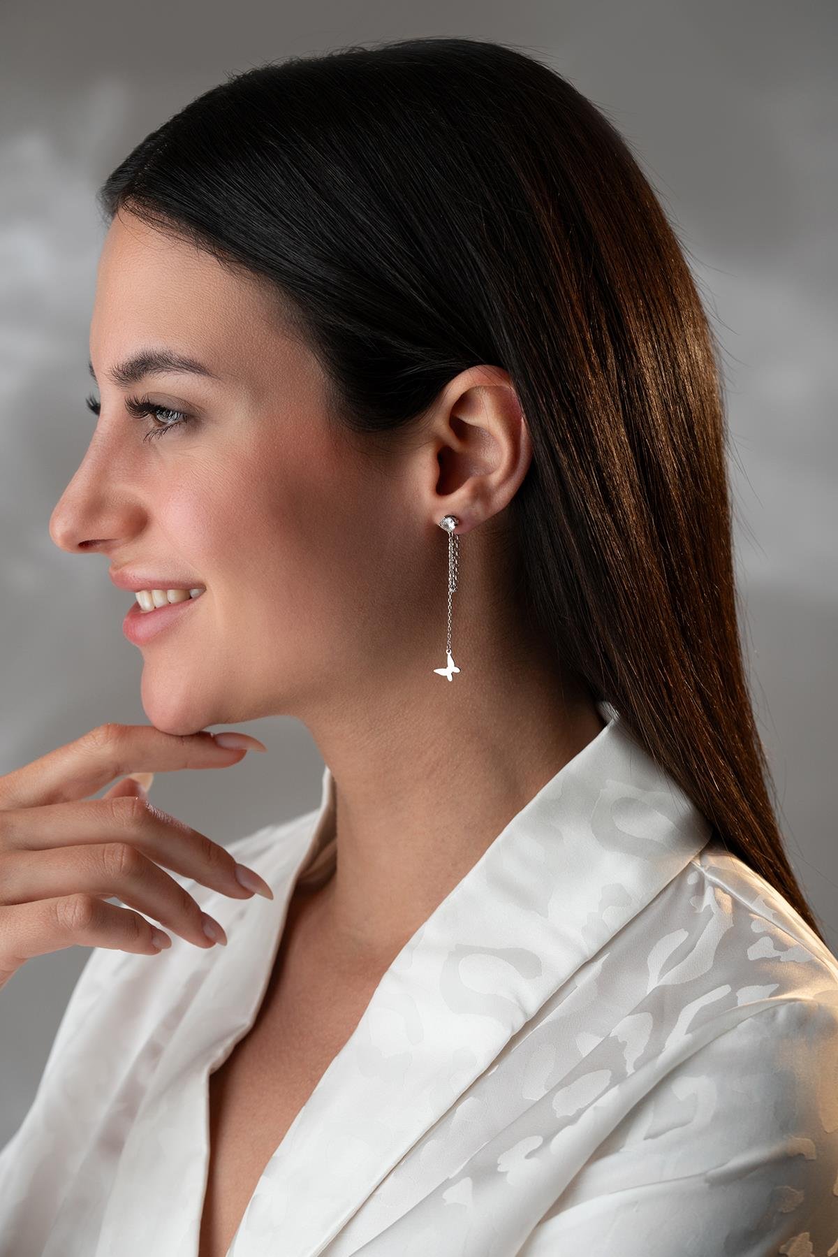 925 Ayar Gümüş Rodyum Kaplama 5 Mm Tektaş Sallantılı Zincir Zirkon Taşsız Kelebek Küpe