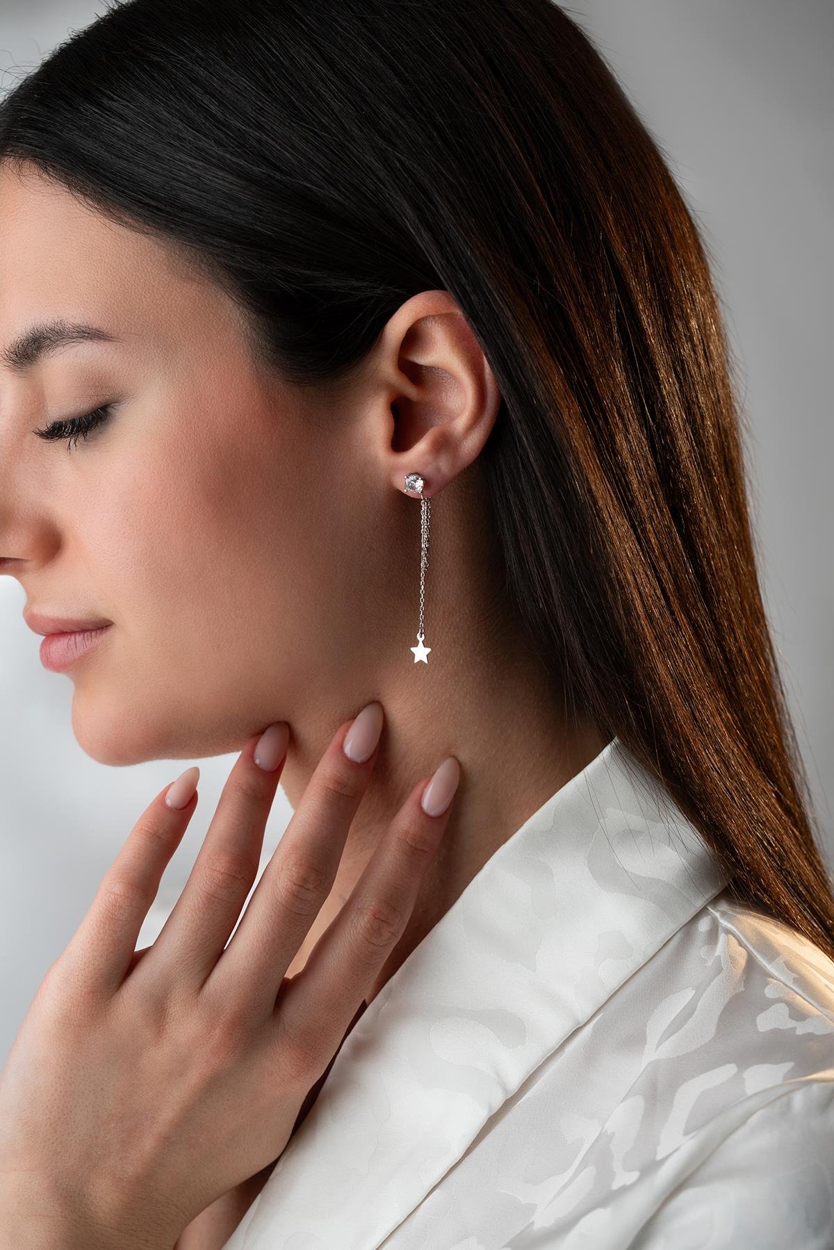 925 Ayar Gümüş Rodyum Kaplama 5 Mm Tektaş Sallantılı Zincir Sade Yıldız Model Küpe