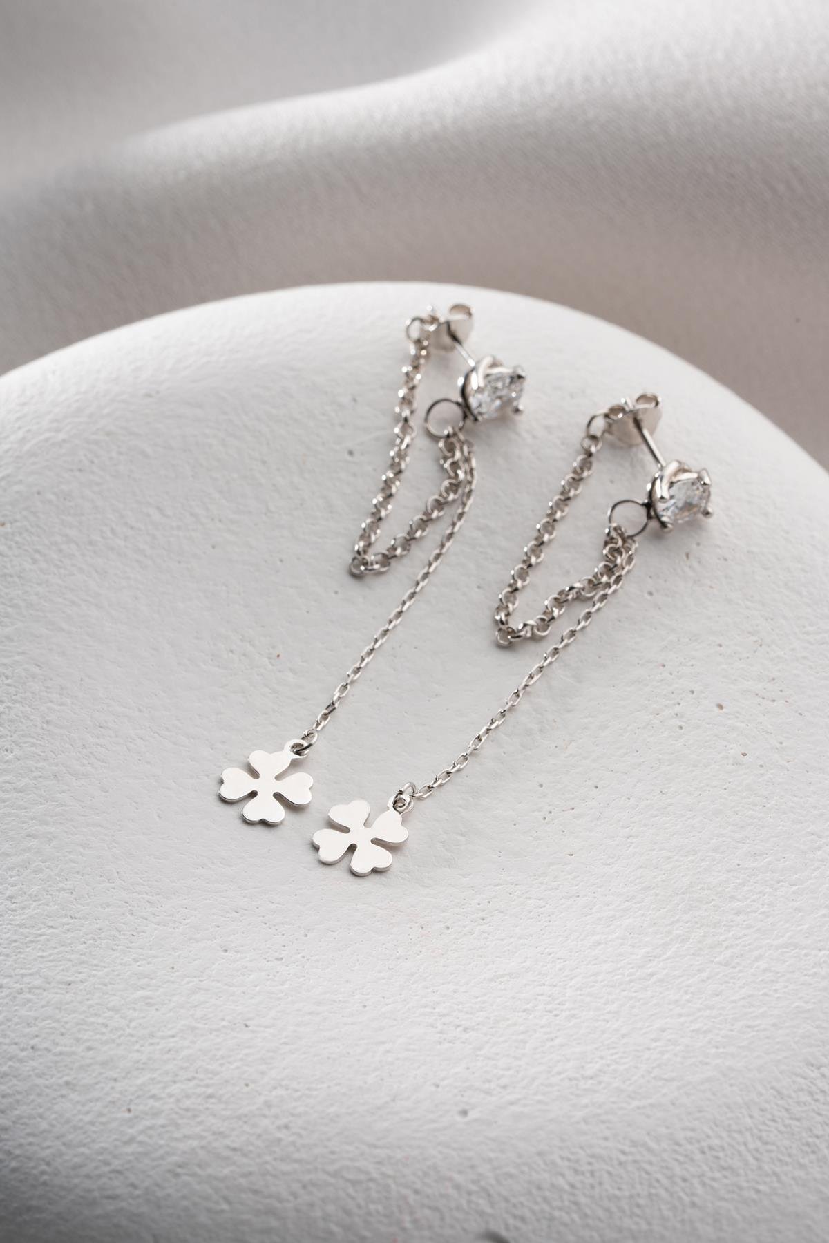 925 Ayar Gümüş Rodyum Kaplama 5 Mm Tektaş Sallantılı Zincir Dört Yapraklı Yonca Küpe