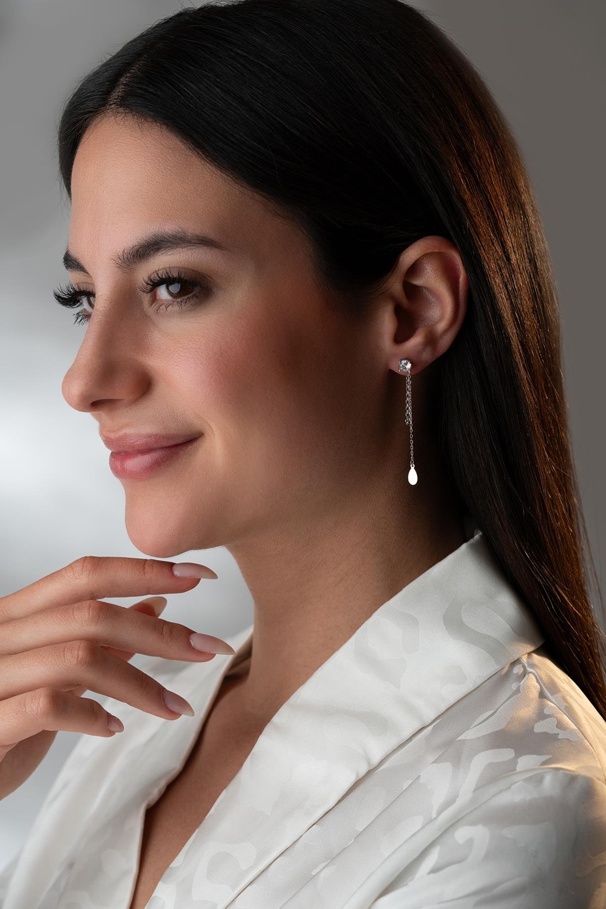 925 Ayar Gümüş Rodyum Kaplama 5 Mm Tektaş Sallantılı Zincir Sade Damla Model Küpe