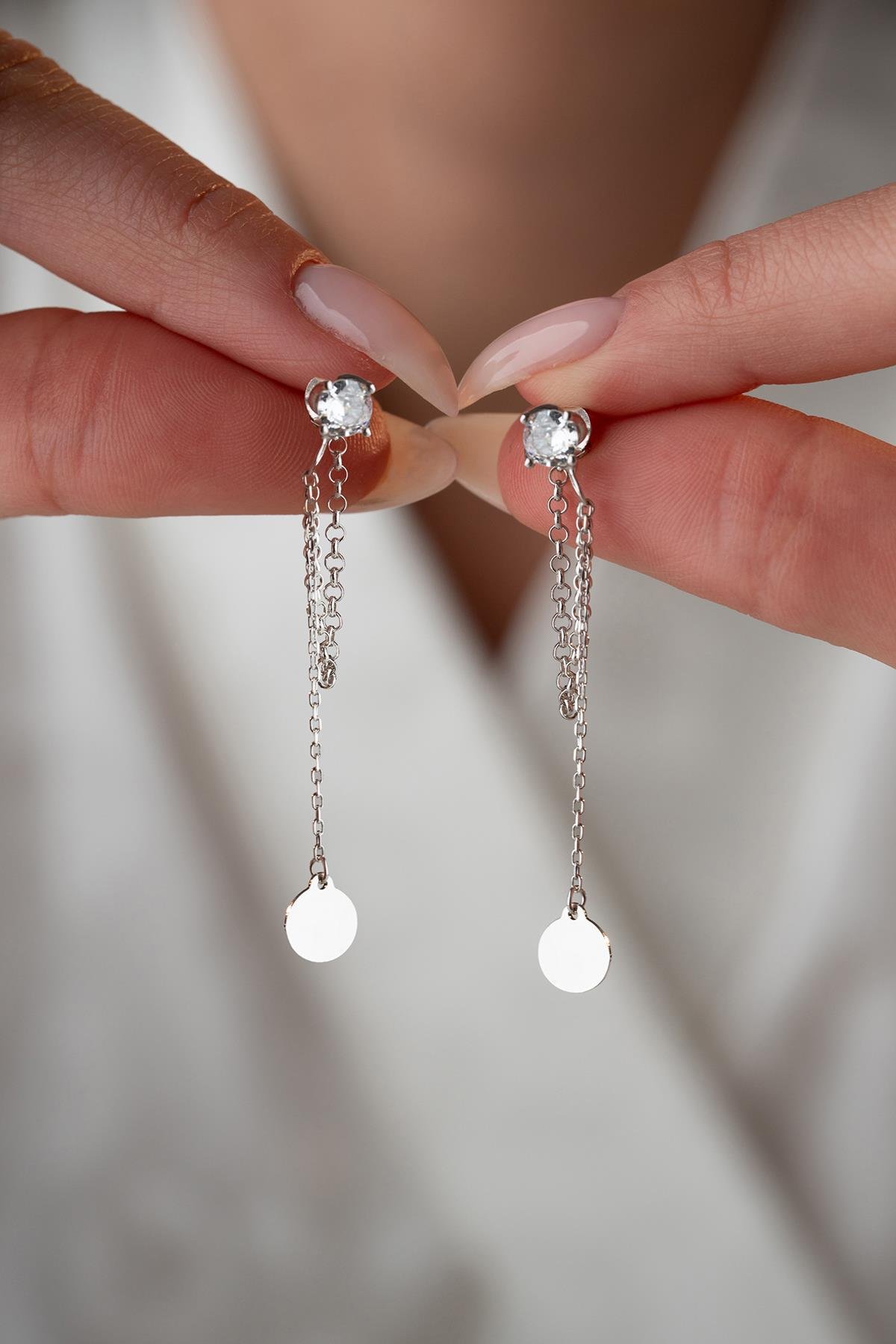 925 Ayar Gümüş Rodyum Kaplama 5 Mm Tektaş Sallantılı Zincir Sade Yuvarlak Model Küpe