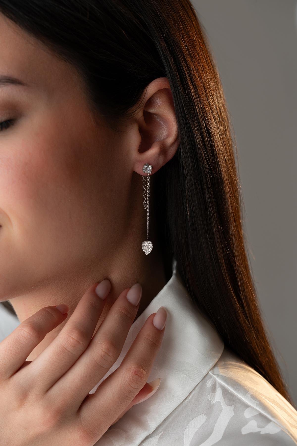 925 Ayar Gümüş Rodyum Kaplama 5 Mm Tektaş Sallantılı Zincir Kalp Model Küpe