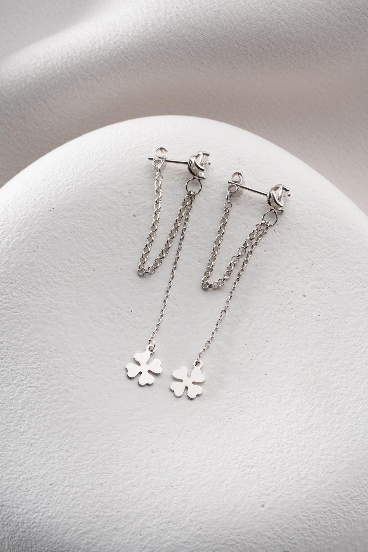 925 Ayar Gümüş Rodyum Kaplama 5 Mm Tektaş Sallantılı Zincir Dört Yapraklı Yonca Küpe