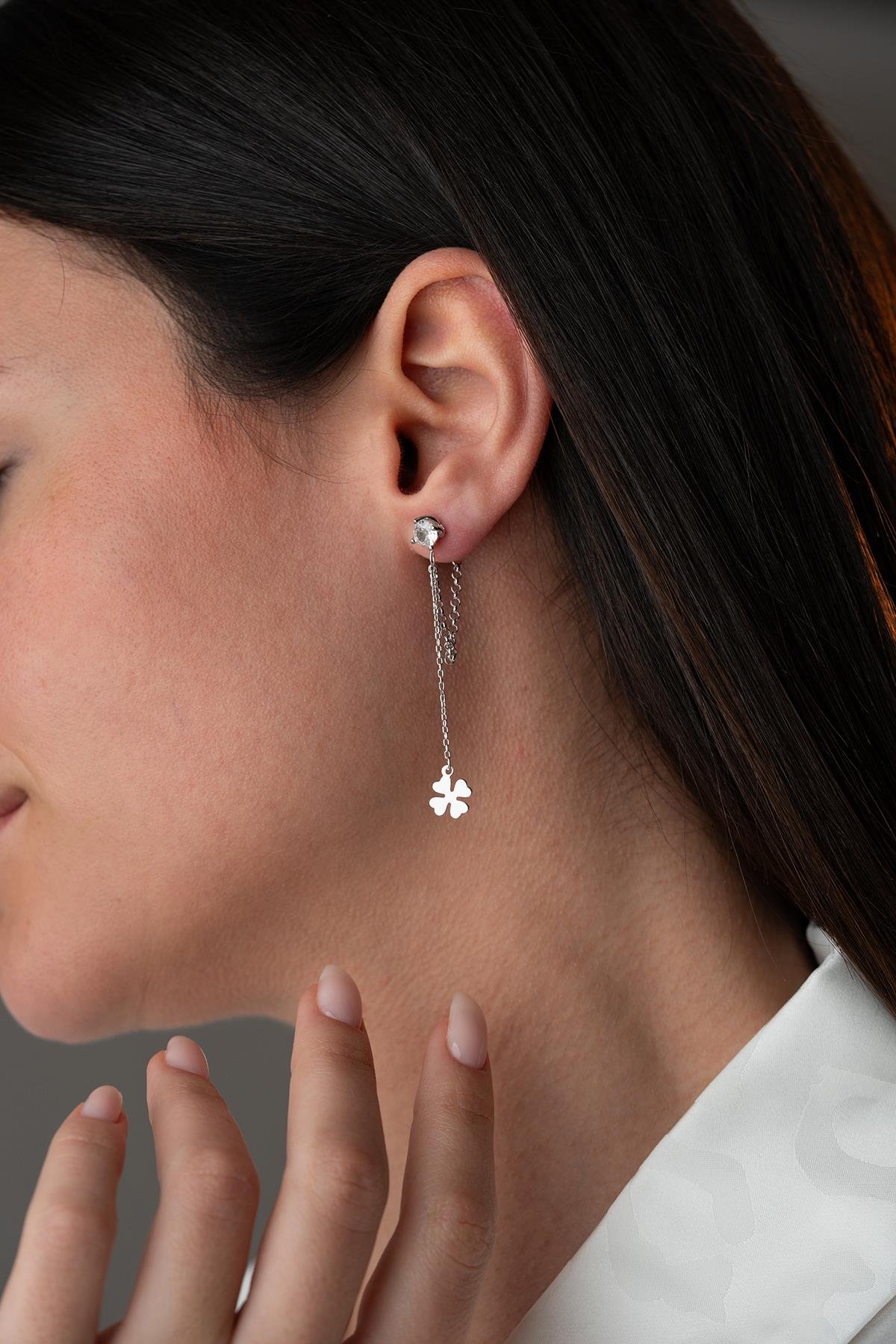 925 Ayar Gümüş Rodyum Kaplama 5 Mm Tektaş Sallantılı Zincir Dört Yapraklı Yonca Küpe