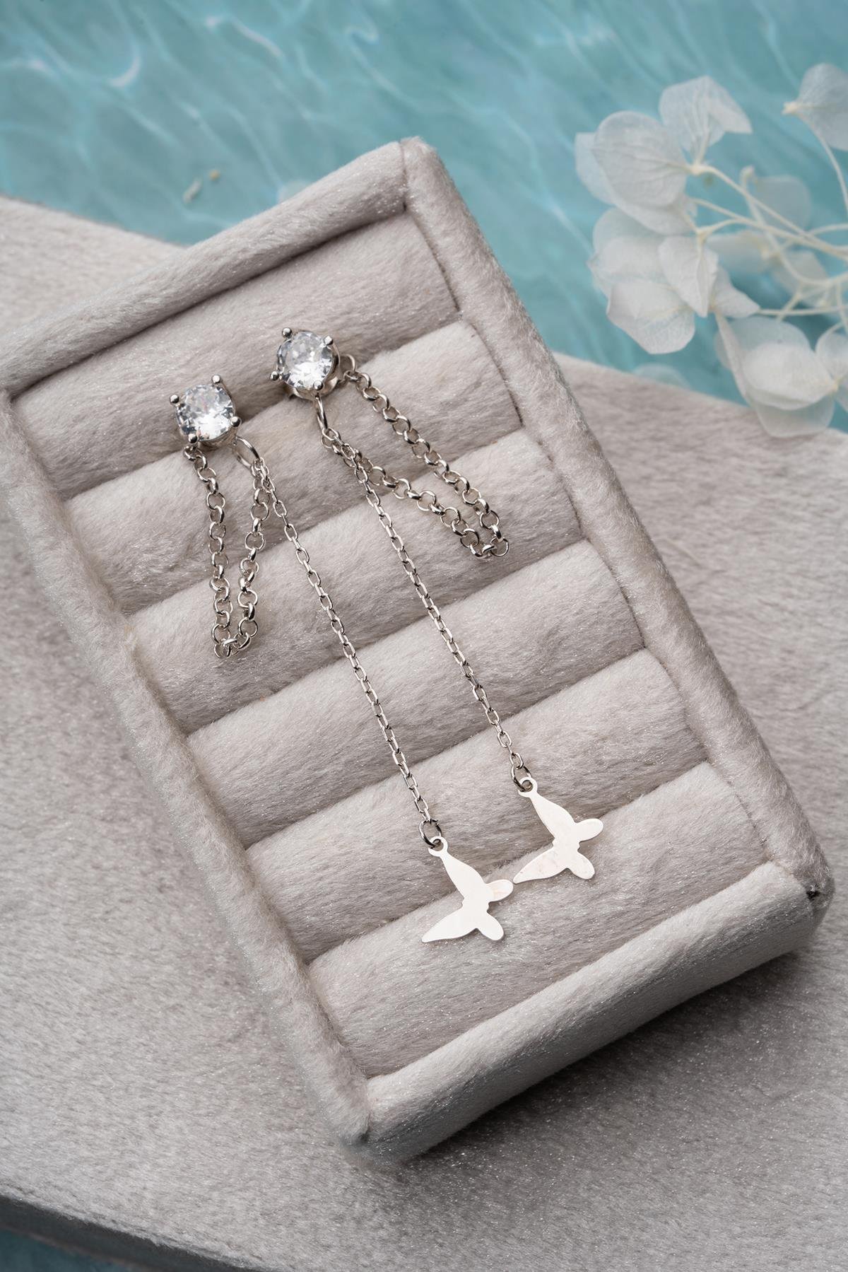 925 Ayar Gümüş Rodyum Kaplama 5 Mm Tektaş Sallantılı Zincir Zirkon Taşsız Kelebek Küpe